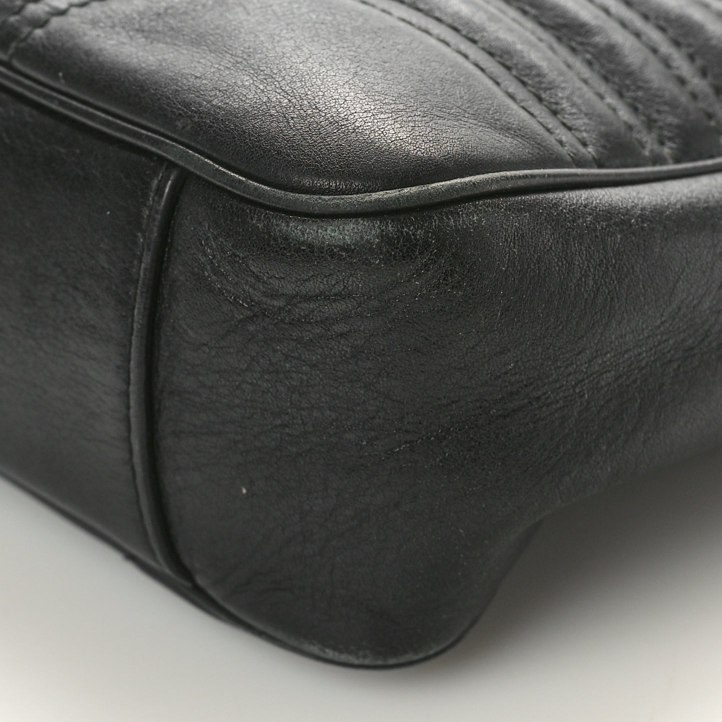 Calfskin Matelasse Medium GG Marmont Shoulder Bag Black