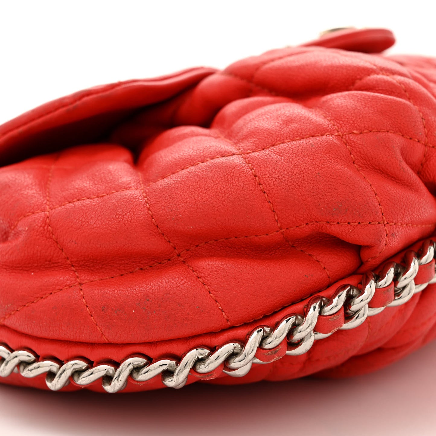 Washed Lambskin Quilted Medium Chain Around Messenger Red