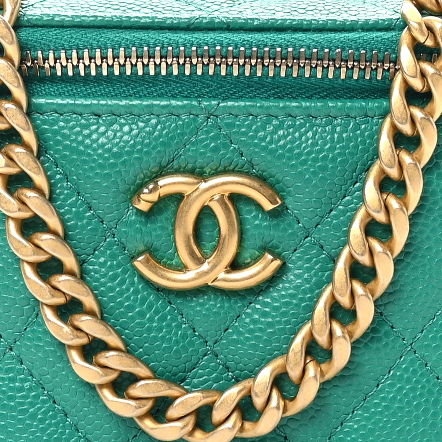 Caviar Quilted Sweetheart Mini Vanity Case Green