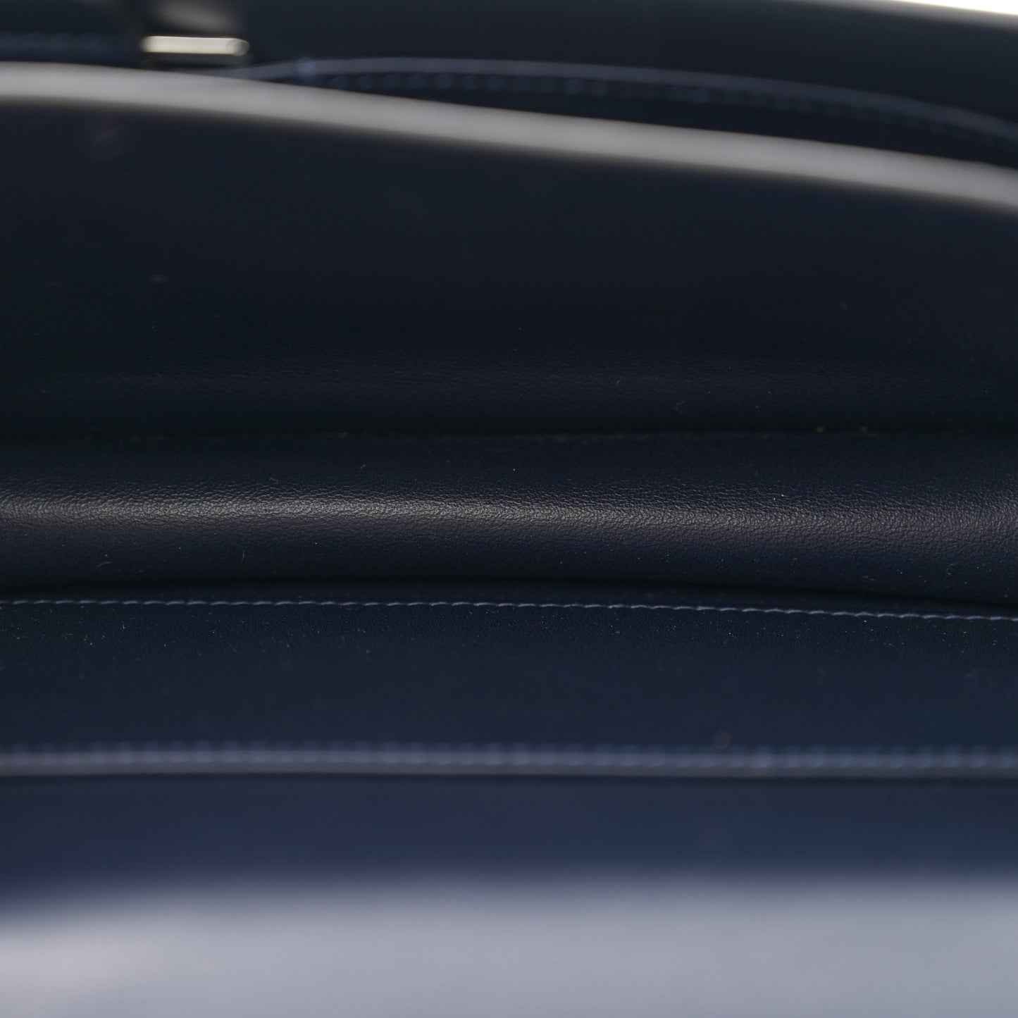 Evercolor Shiny Alligator Constance 18 Bleu Nuit