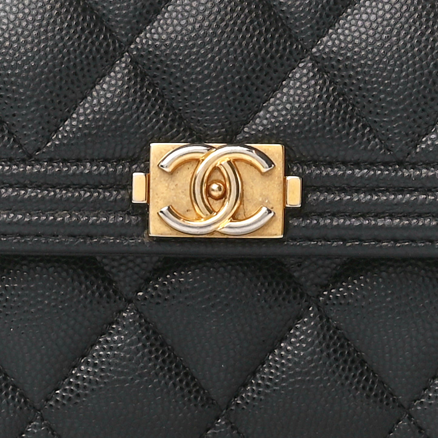 Caviar Quilted Large Boy Gusset Flap Wallet Black