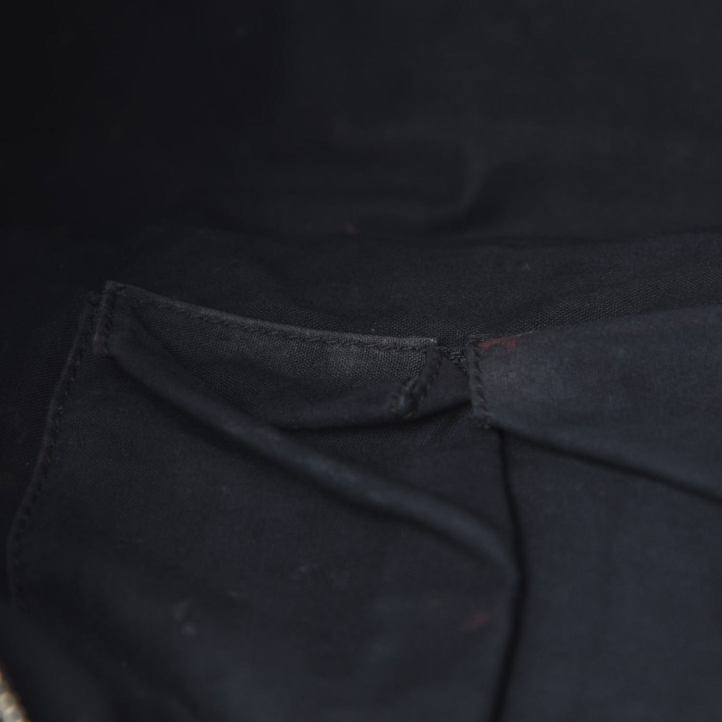 Agneau Giant 12 Gold Hardware City Black