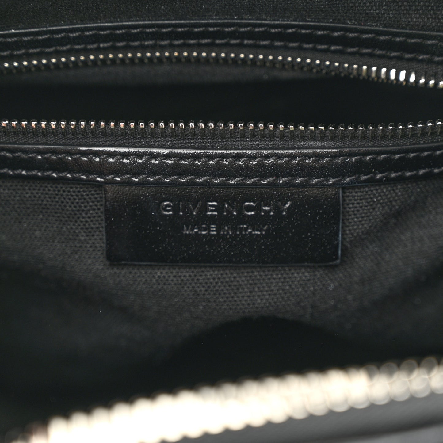 Shiny Lord Calfskin Small Antigona Black
