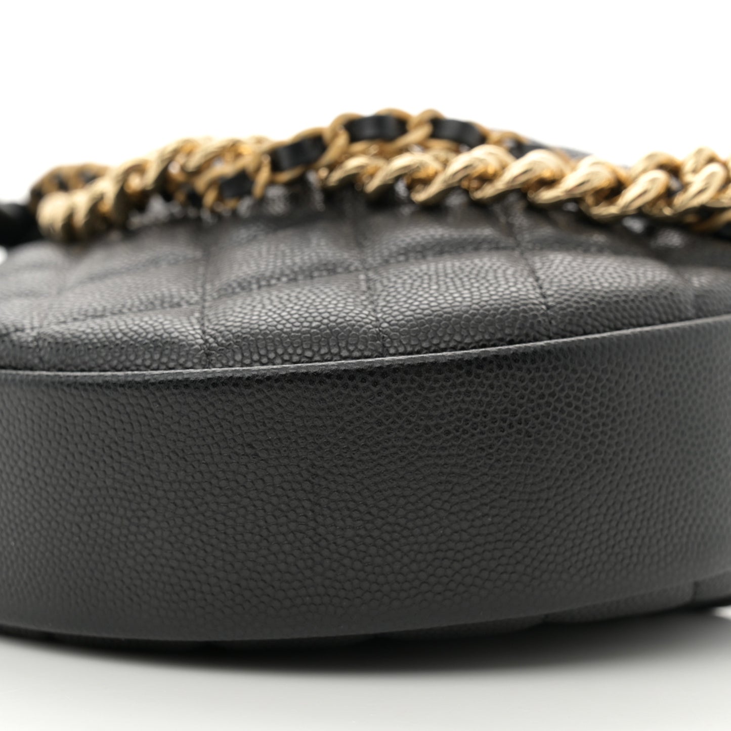 Shiny Caviar Quilted Bow Pouch Hobo Black