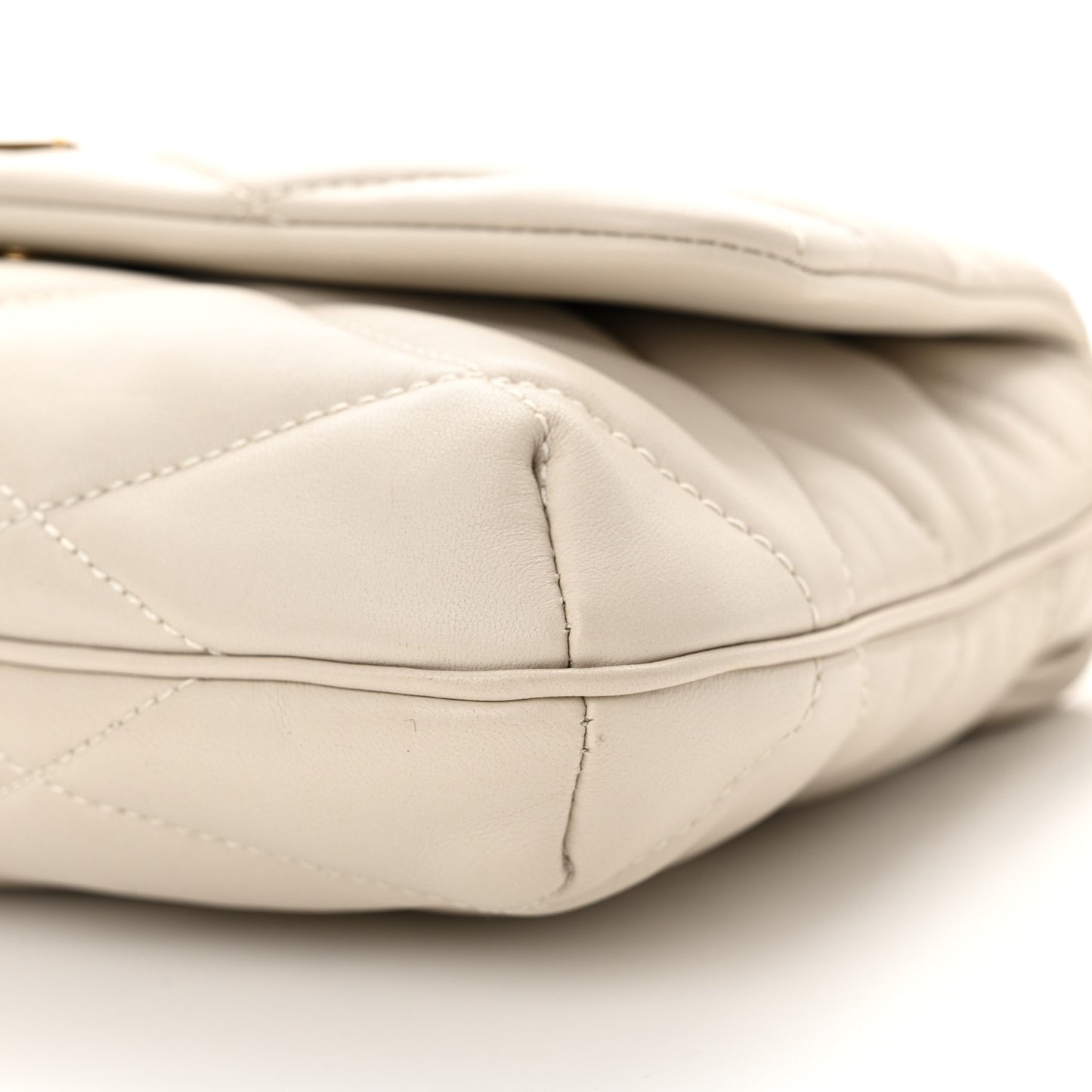 Lambskin Quilted Le 57 Diamond Shoulder Bag Crema Soft
