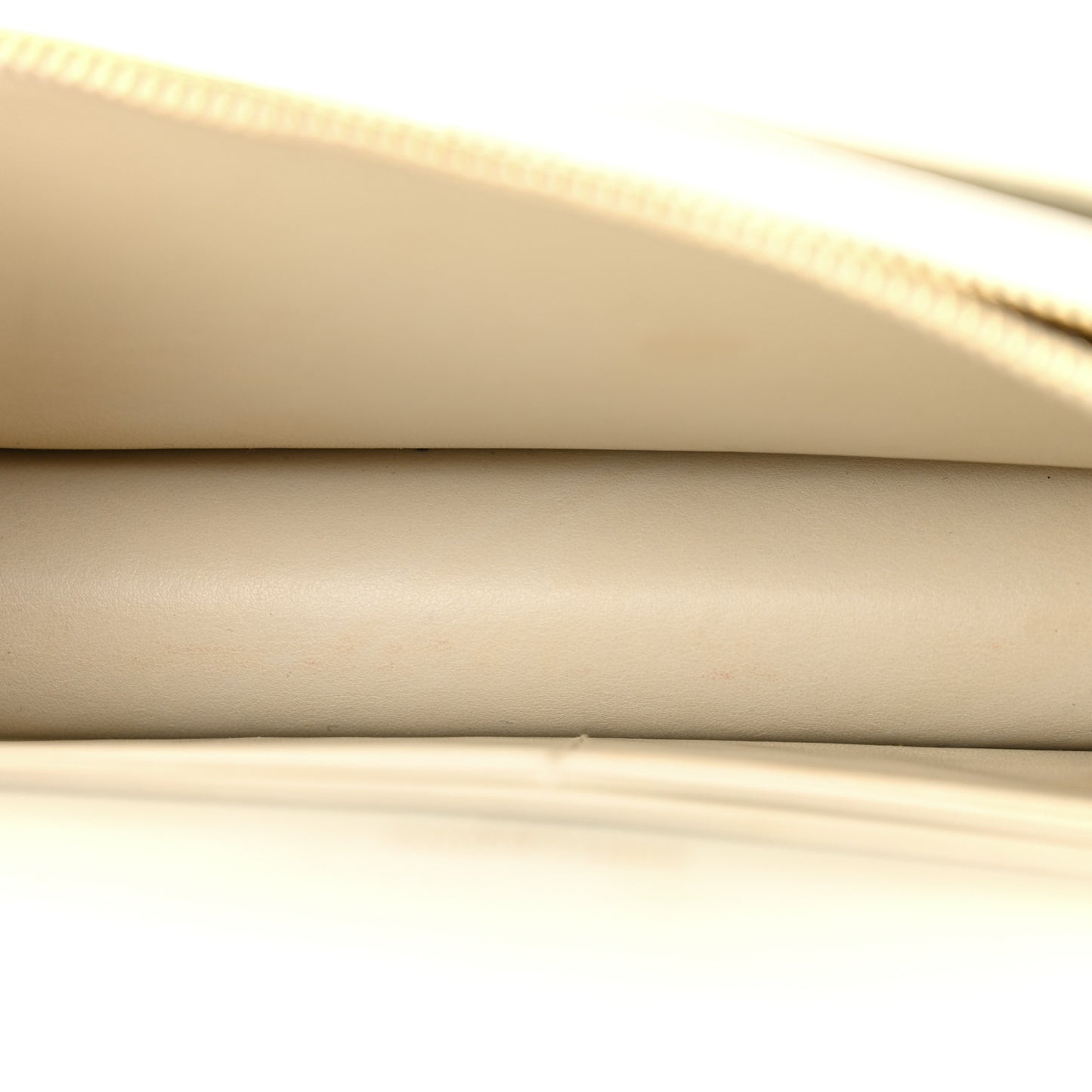 Calfskin Monogram Sunset Chain Wallet Blanc Vintage