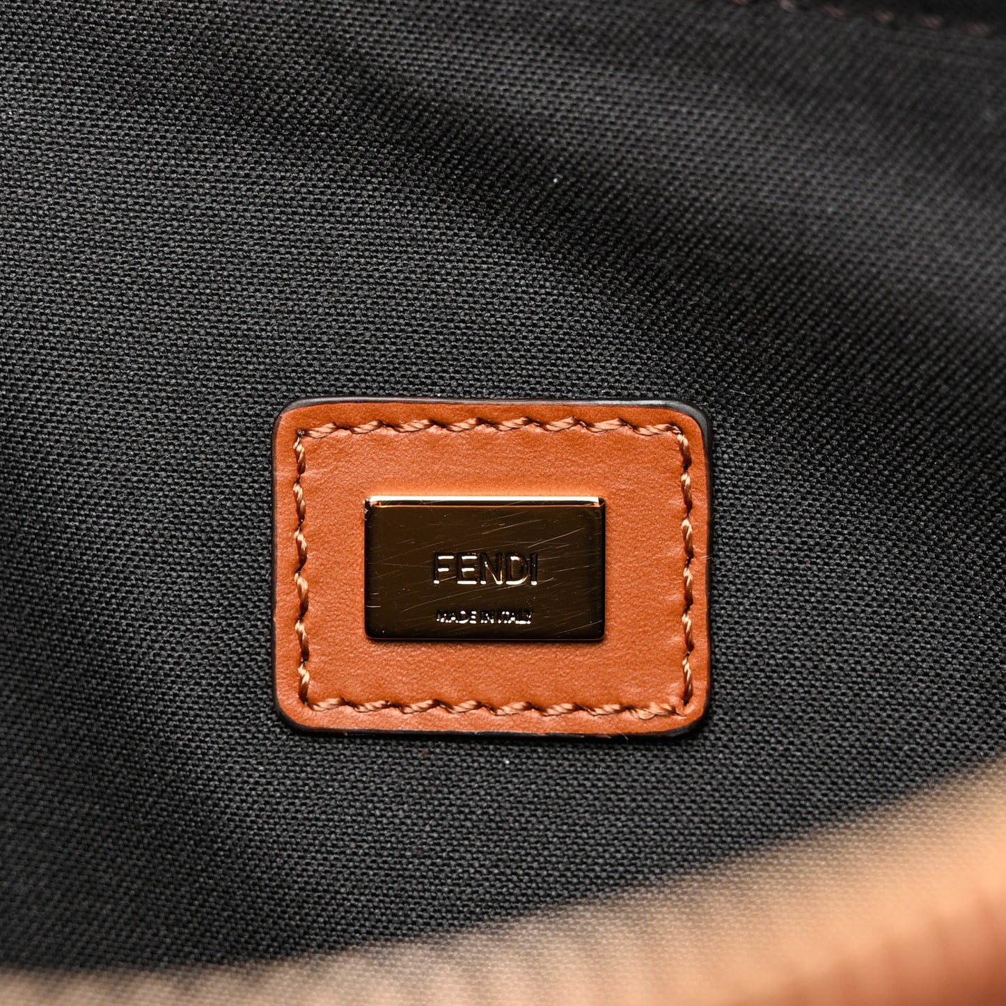 Vitello King Logo Embossed Large Flat Pouch Cuoio