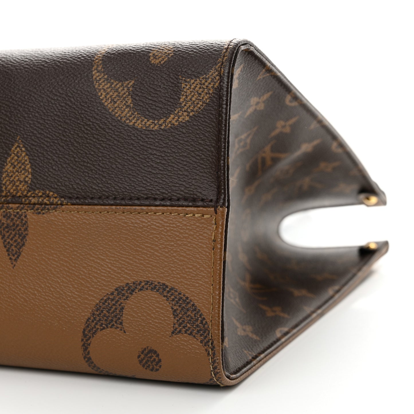 Reverse Monogram Giant Onthego MM