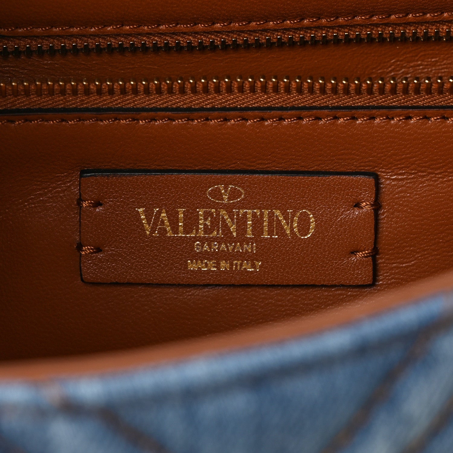 Valentino Garavani Denim Medium Roman Stud Shoulder Bag Light Denim Selleria 6 of 8