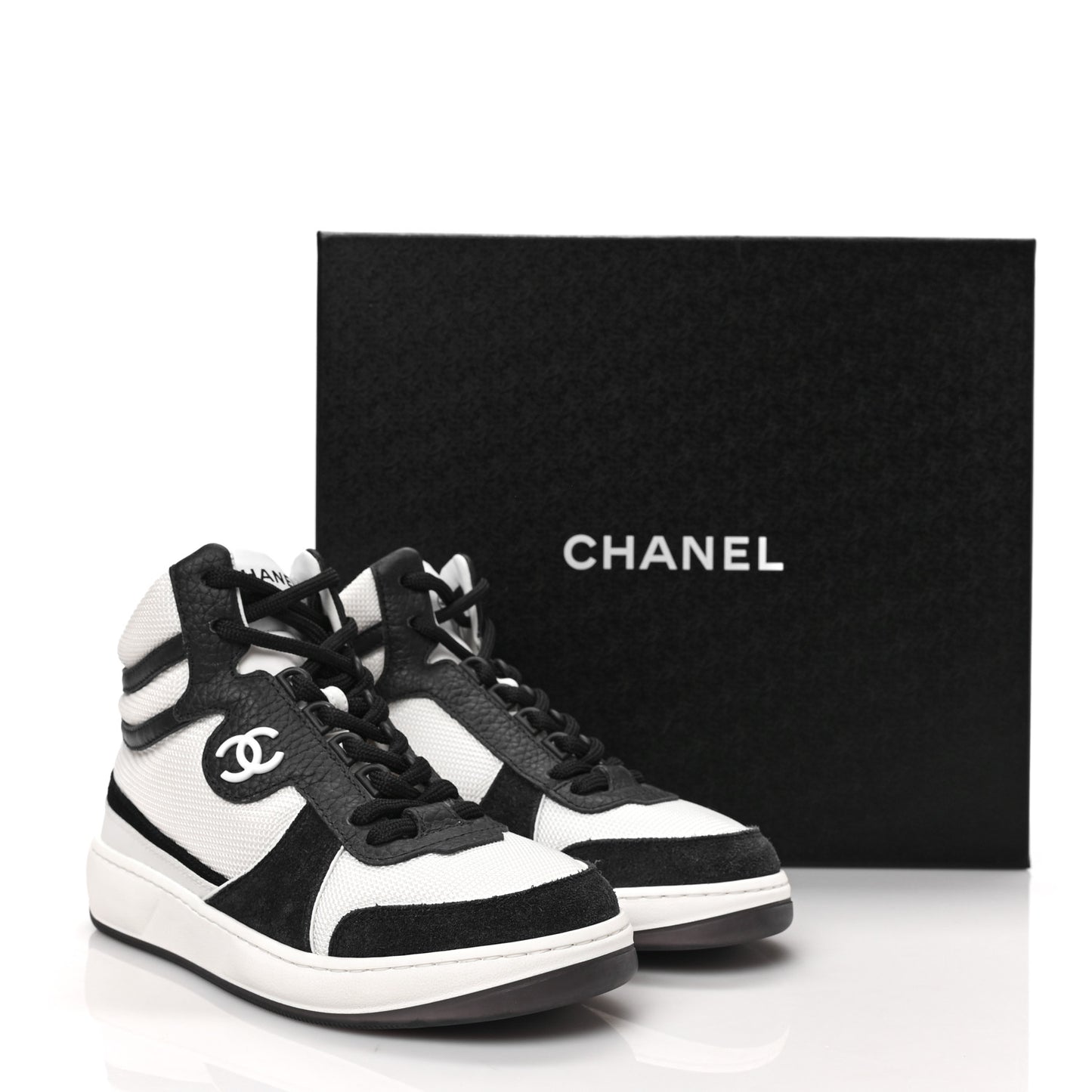 Suede Fabric Grained Calfskin Womens CC High Top Sneakers 35 White Navy
