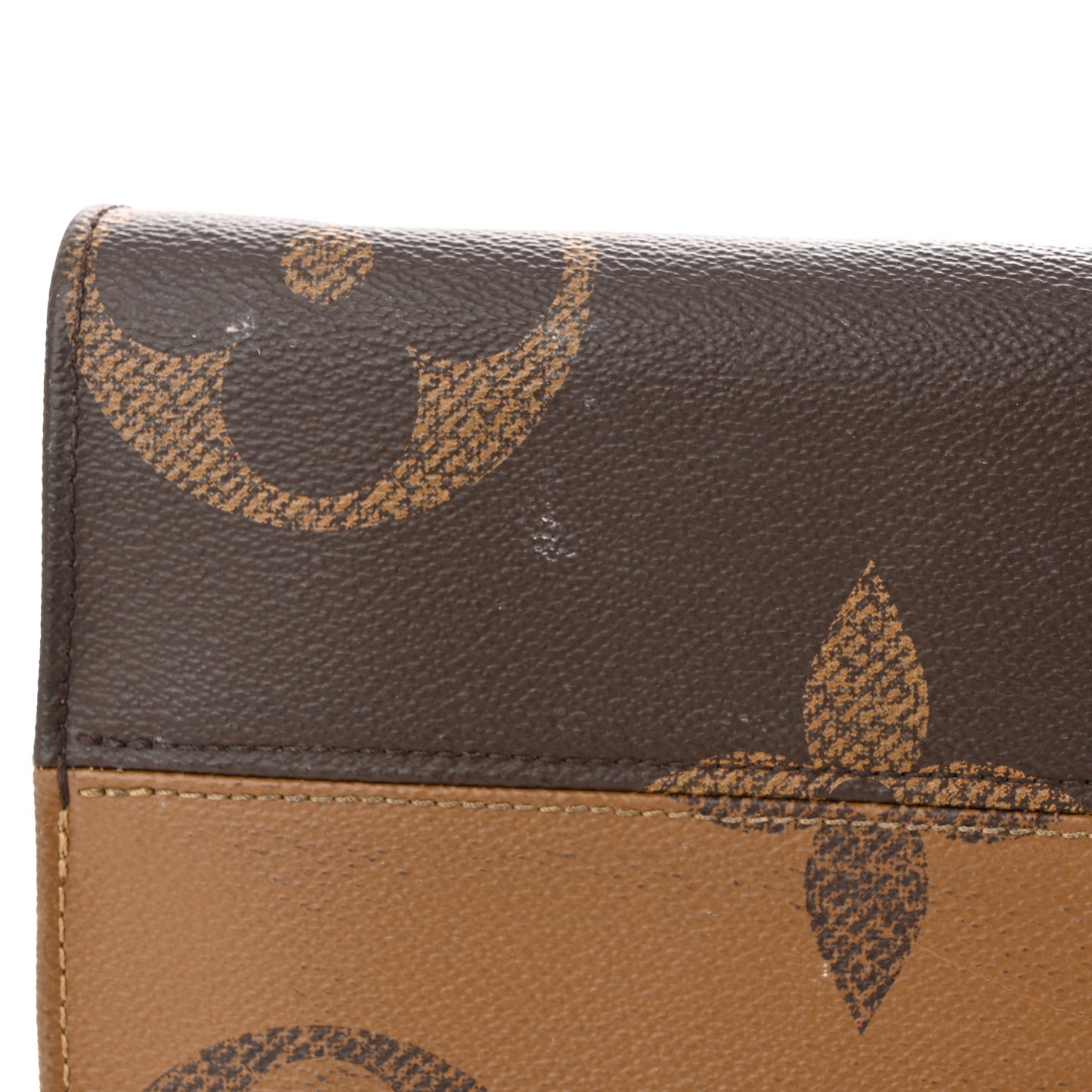Reverse Monogram Giant Onthego MM