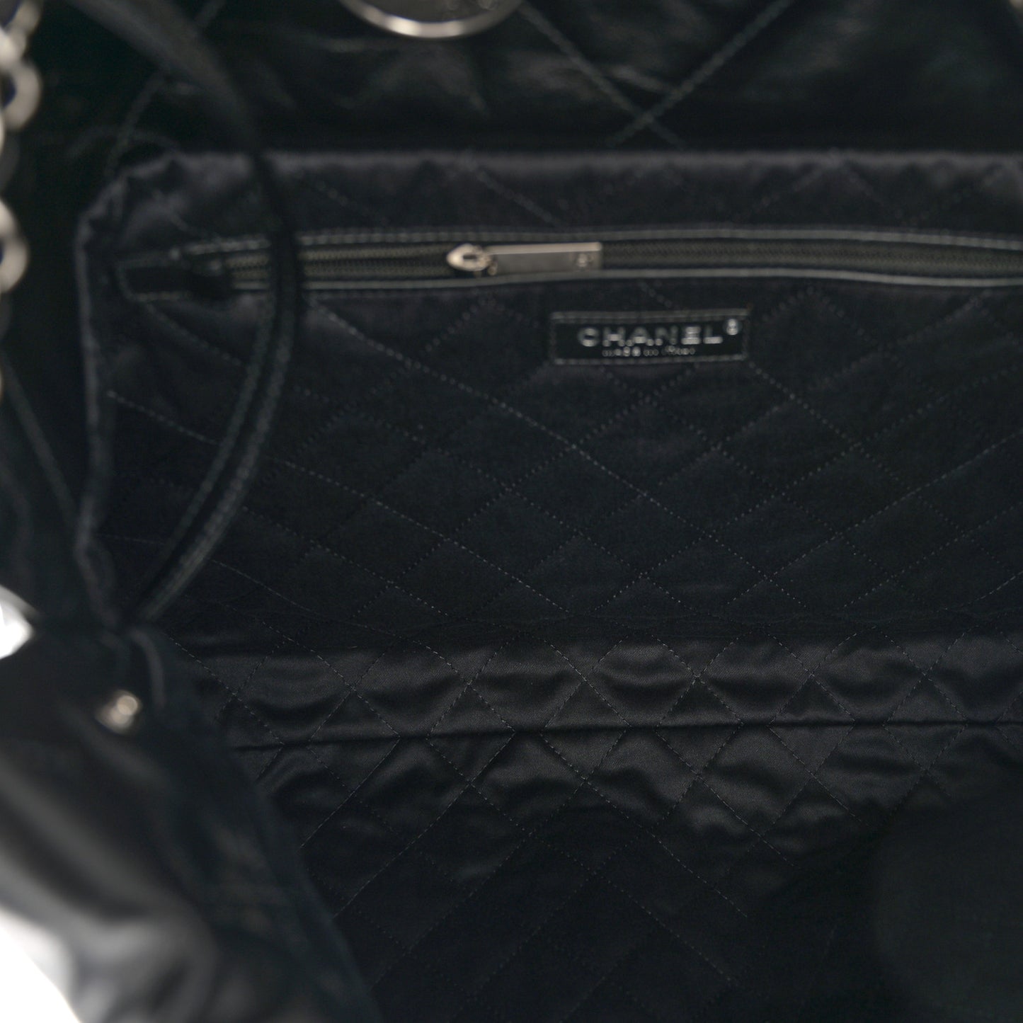Shiny Calfskin Quilted Chanel 22 Black