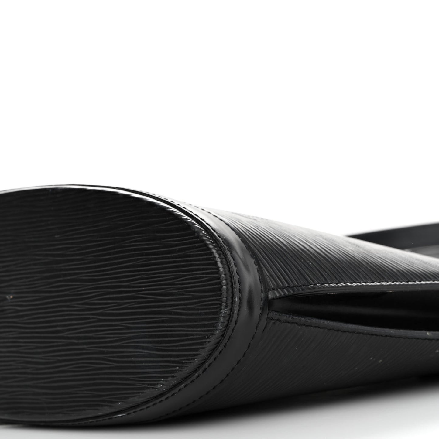 Epi Saint Jacques PM Long Straps Black