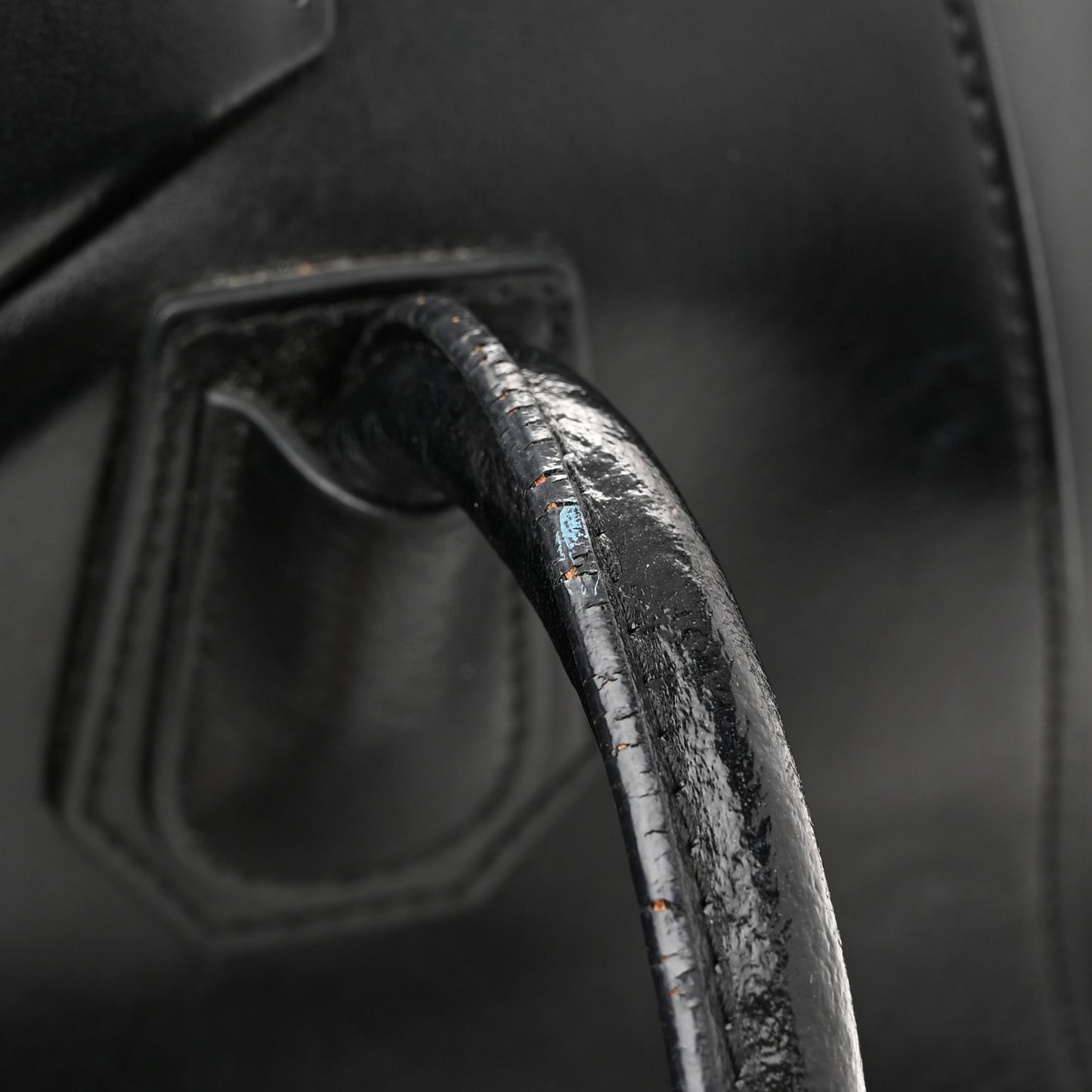Shiny Lord Calfskin Small Antigona Black