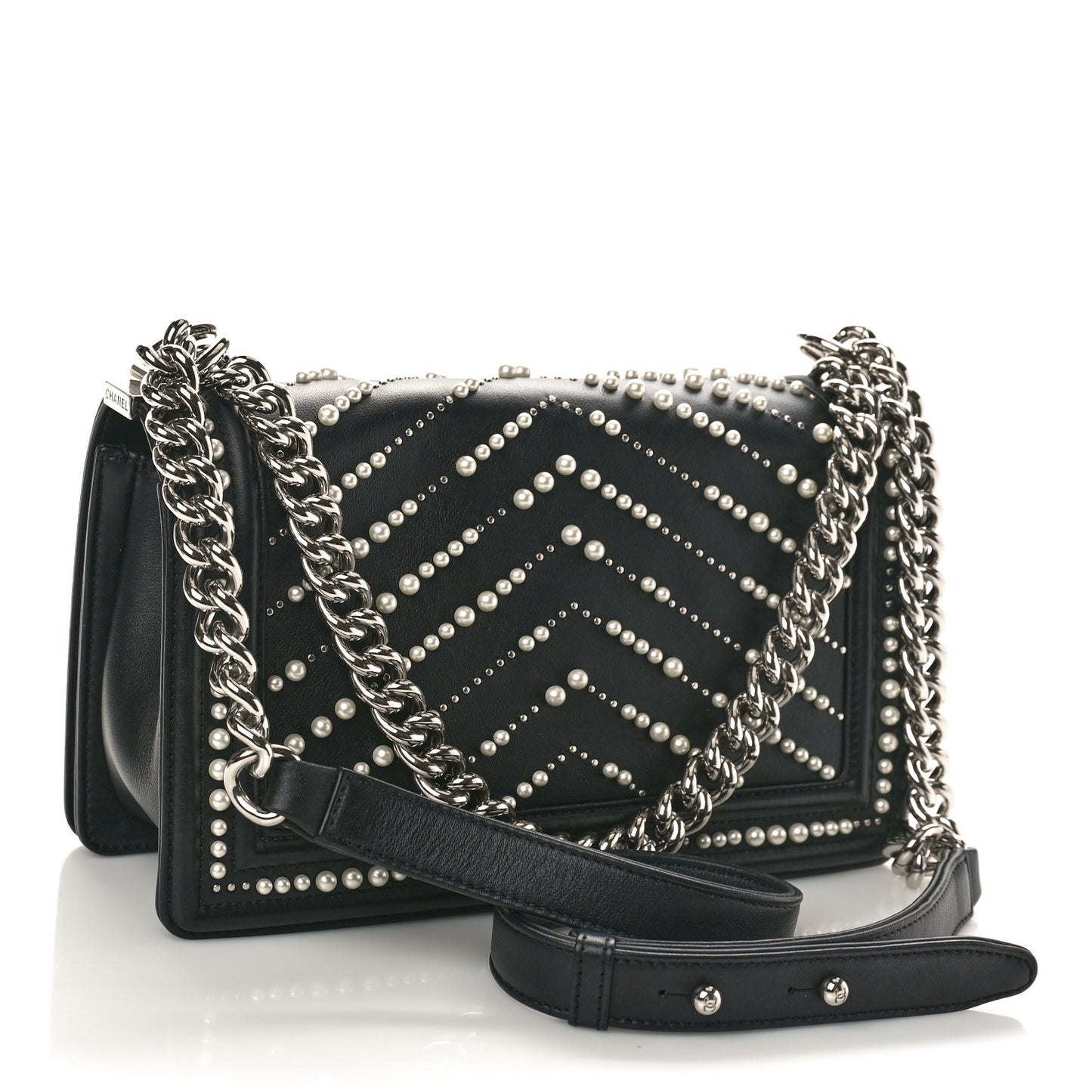 Calfskin Pearl Chevron Medium Boy Flap Black