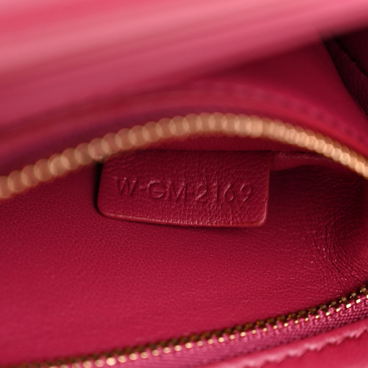 Shiny Calfskin Teen Triomphe Carmin