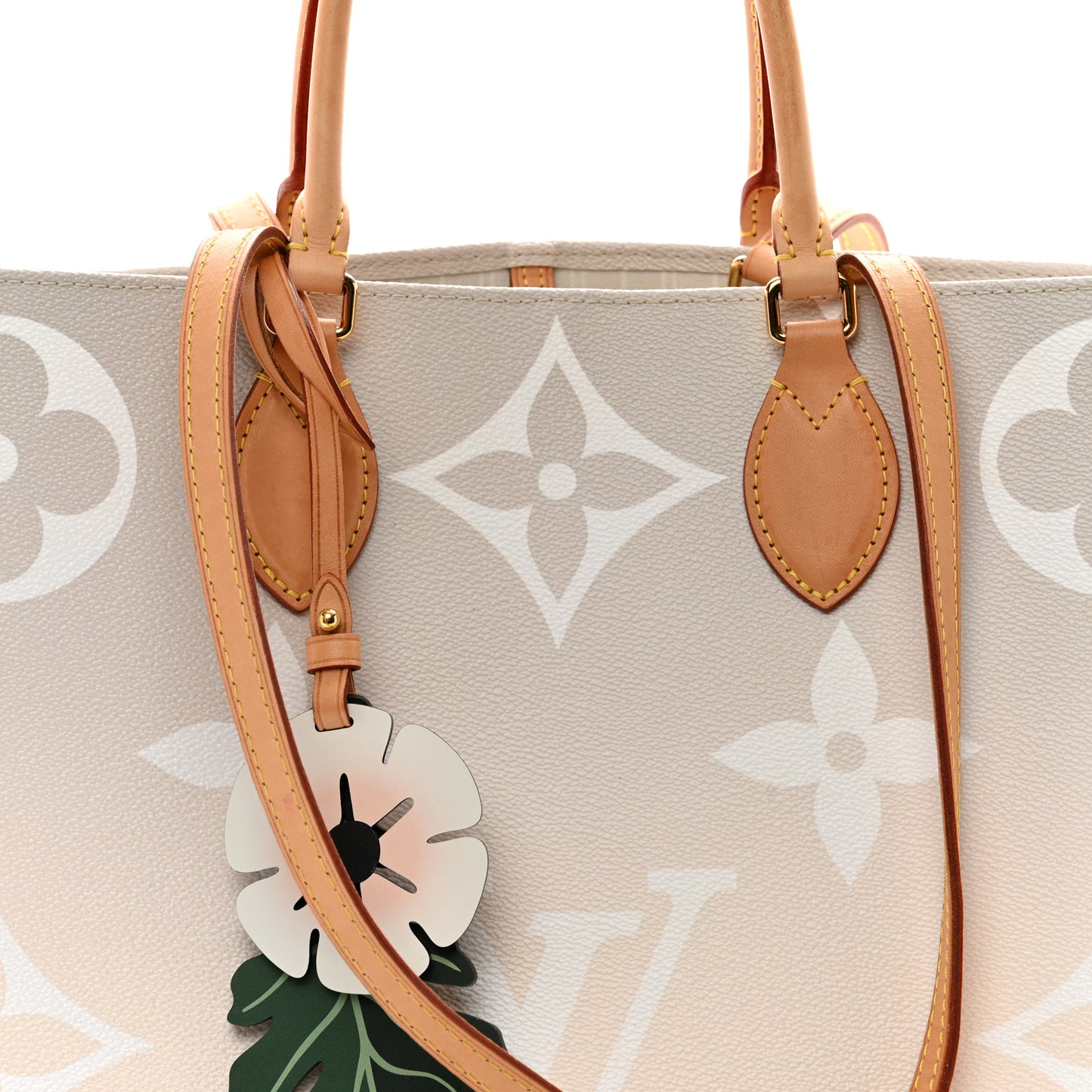 LOUIS VUITTON Monogram Giant By The Pool OnTheGo GM Brume
