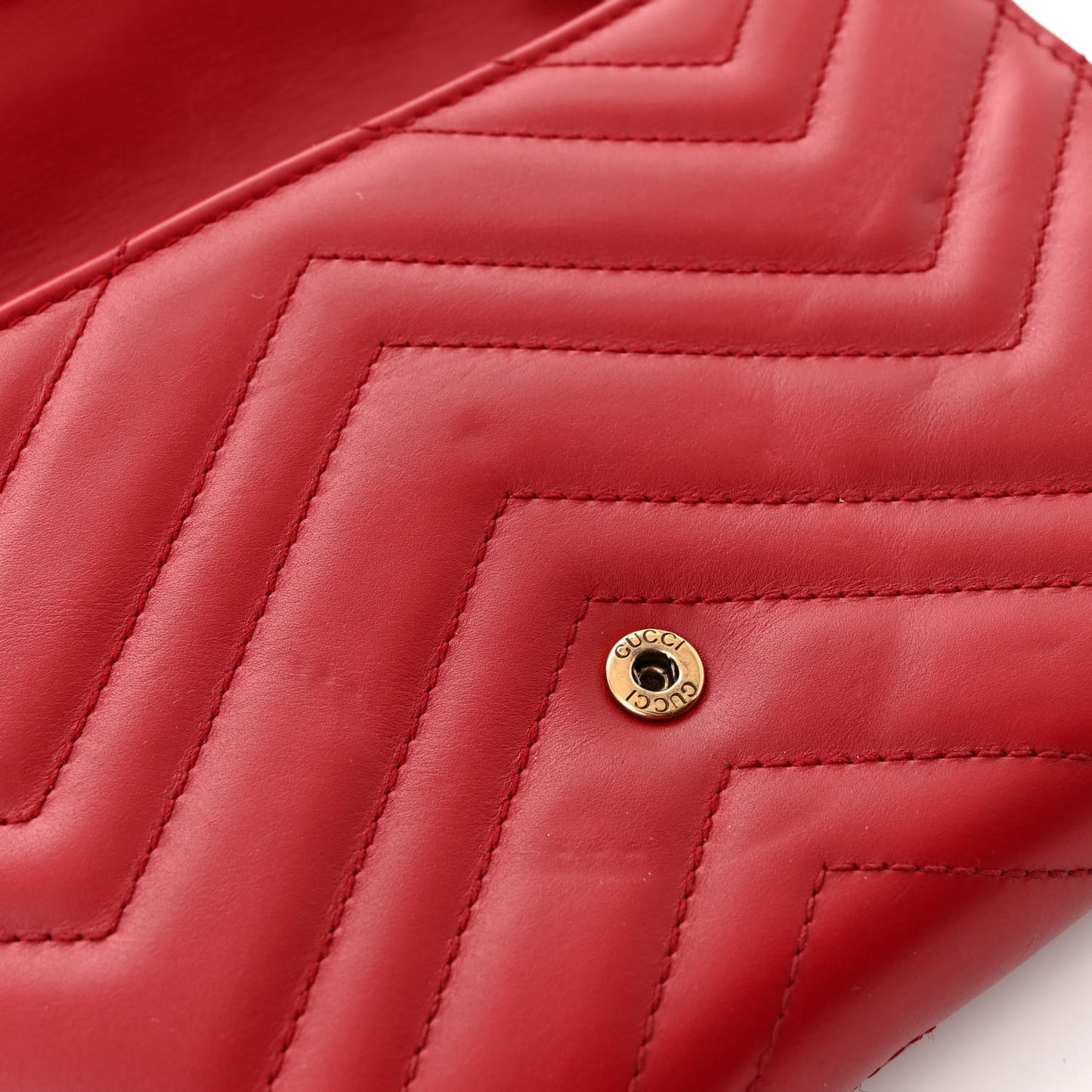 Calfskin Matelasse GG Marmont Chain Wallet Hibiscus Red