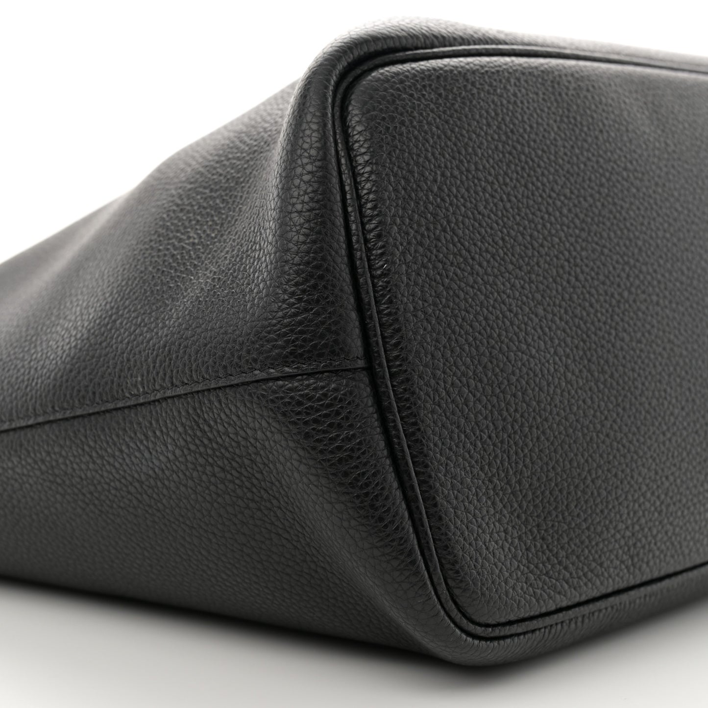 Grainy Calfskin Medium Gancini Tote Black