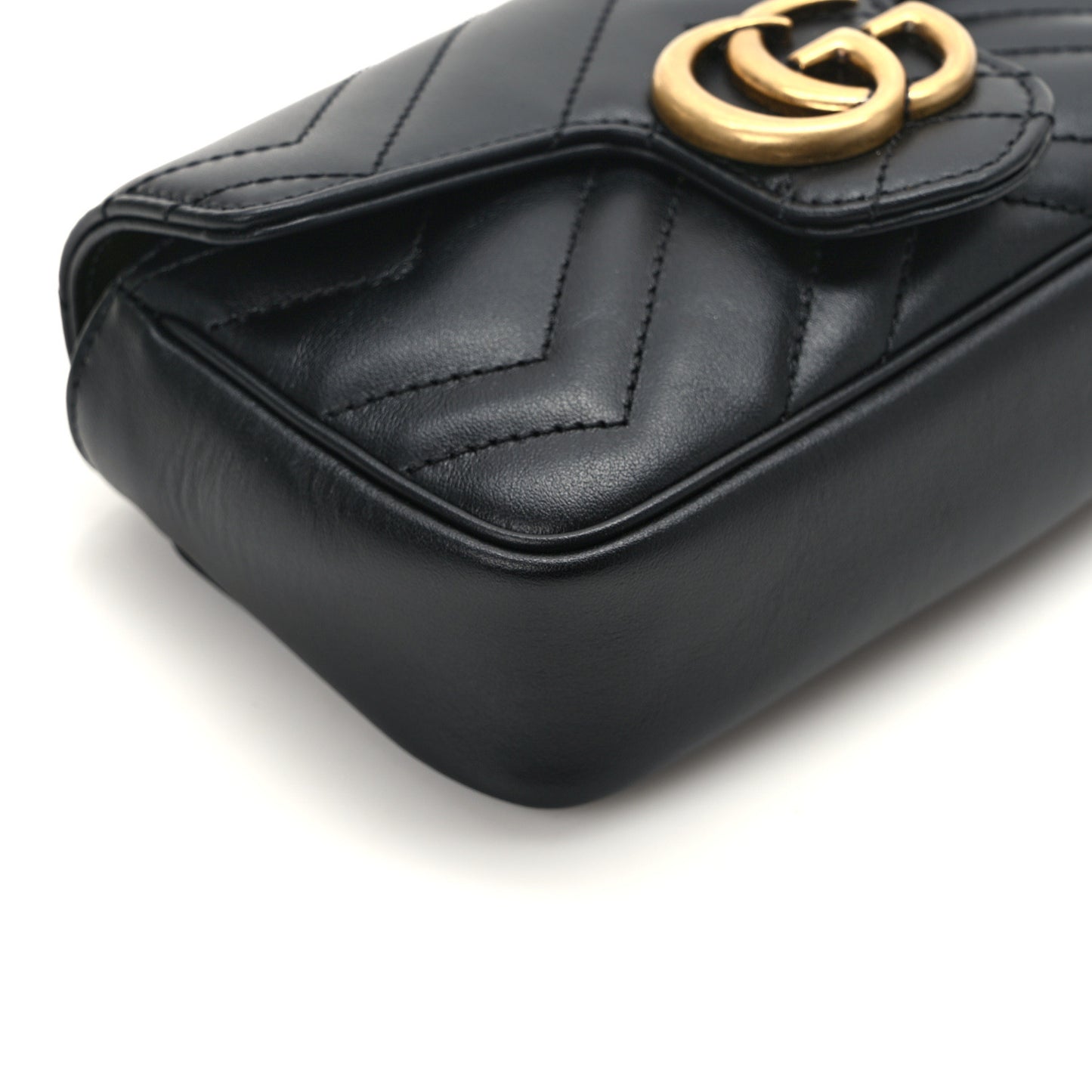 Calfskin Matelasse Super Mini GG Marmont Shoulder Bag Black