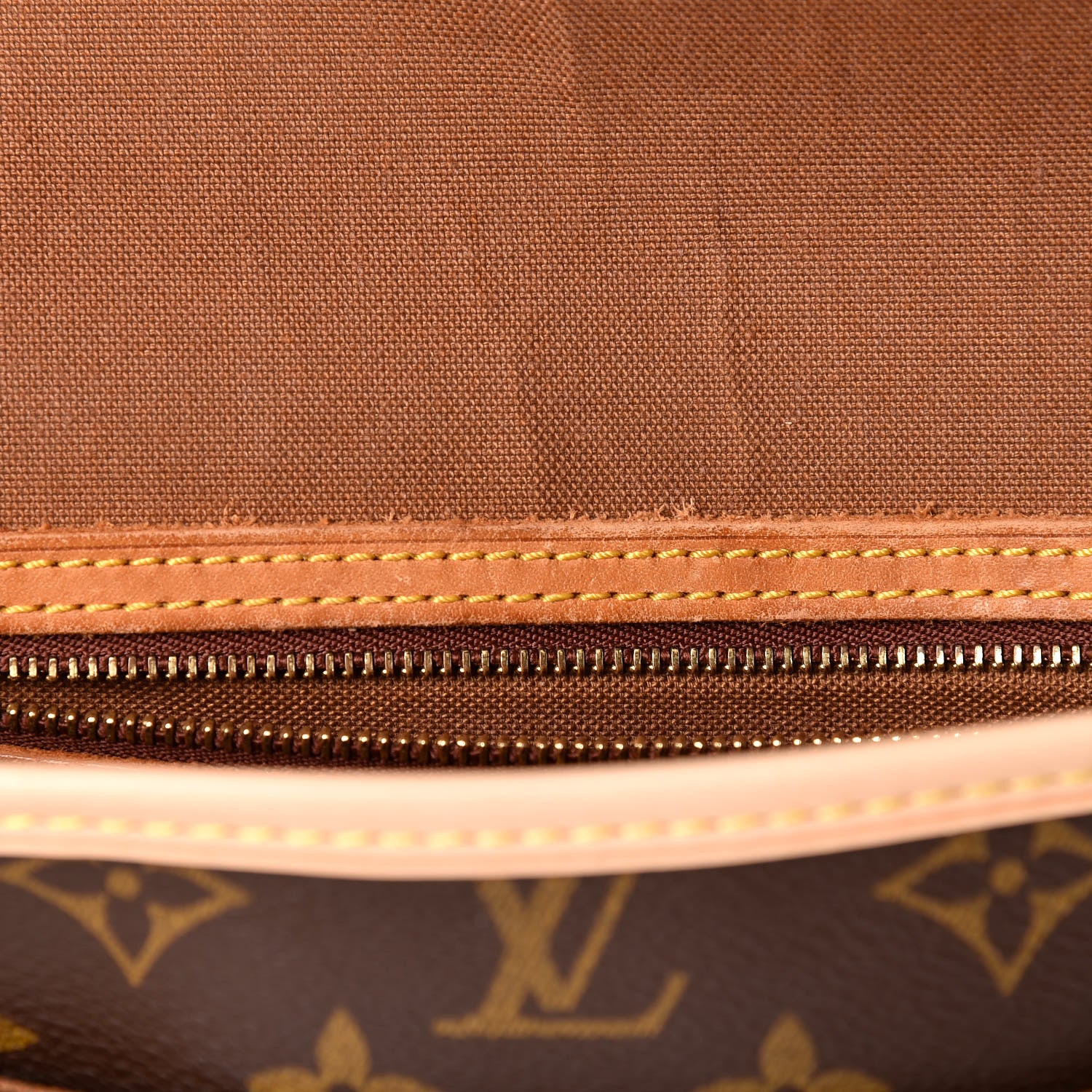 Louis Vuitton Monogram Sac Gibeciere PM 9 of 13