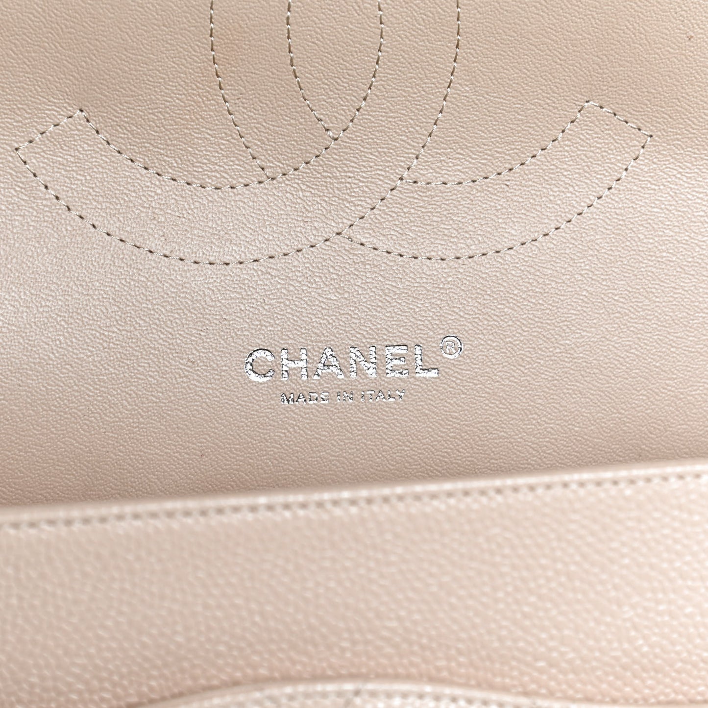 Caviar Quilted Jumbo Double Flap Beige Clair
