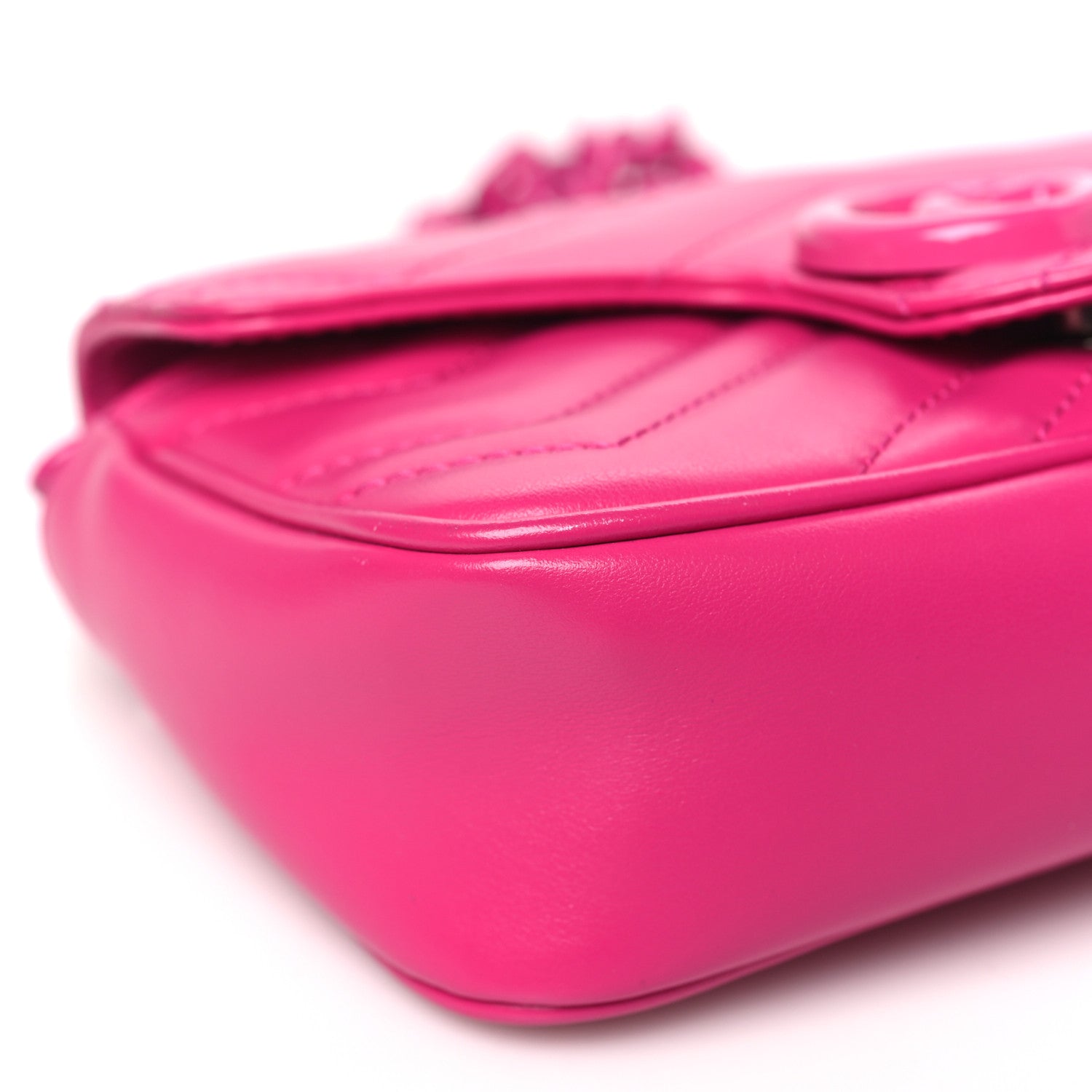 Gucci Calfskin Matelasse Monochrome GG Marmont Chain Belt Bag Classic Fuxia 9 of 12