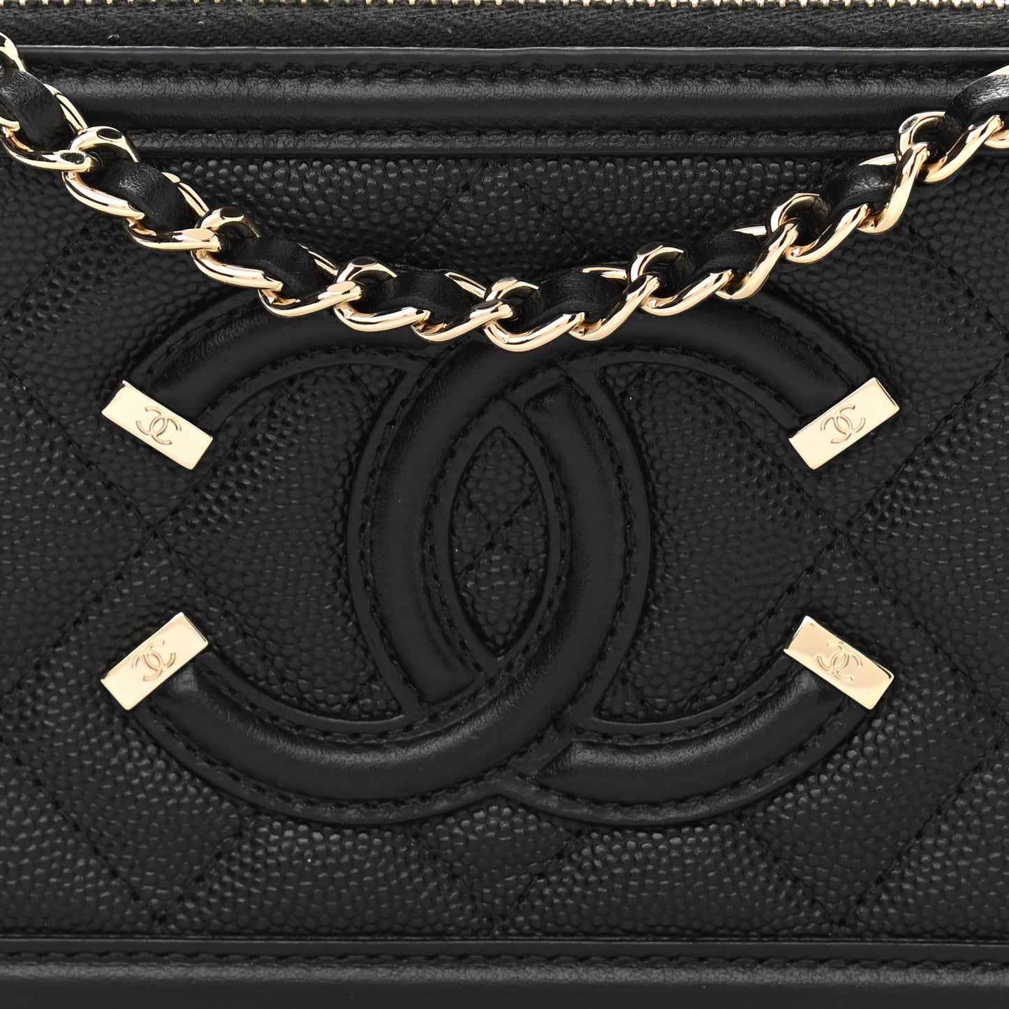 Caviar Quilted CC Filigree Clutch With Chain Black