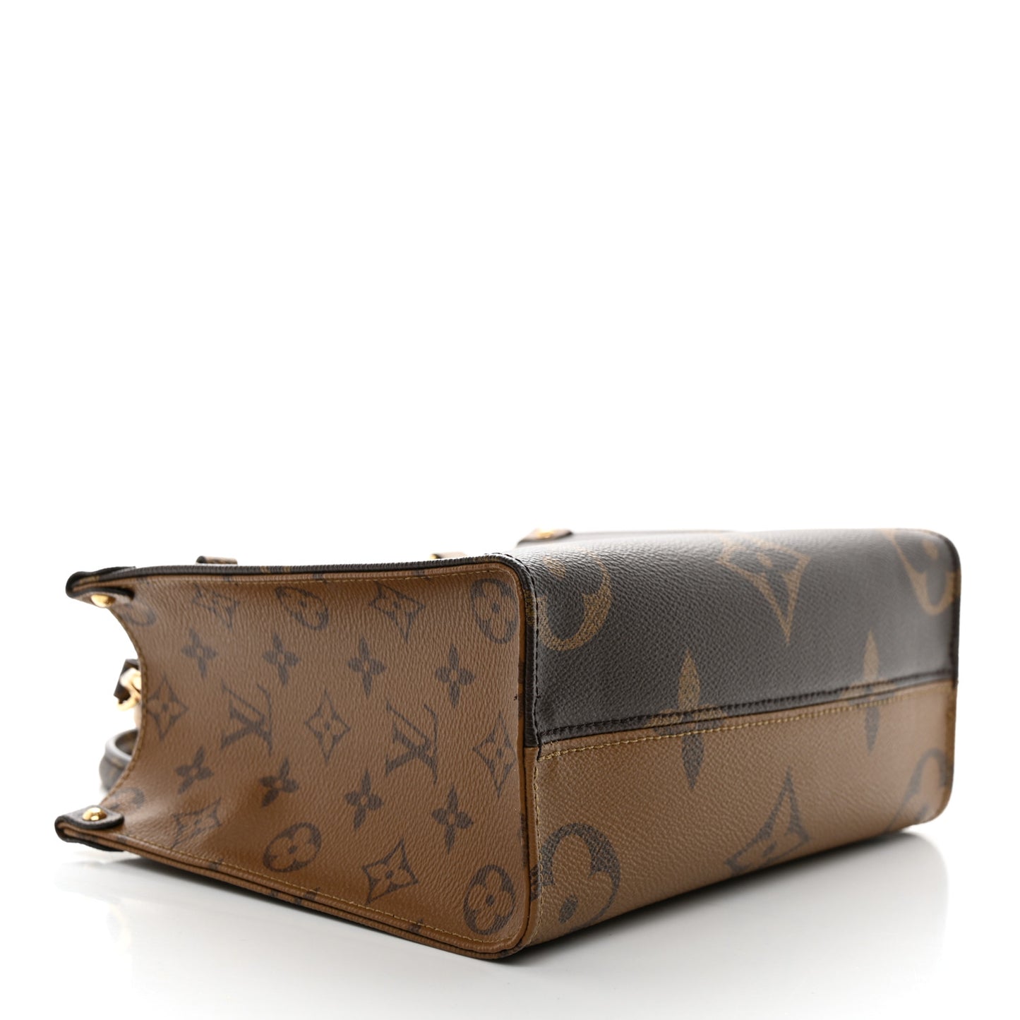 Reverse Monogram Giant Onthego PM