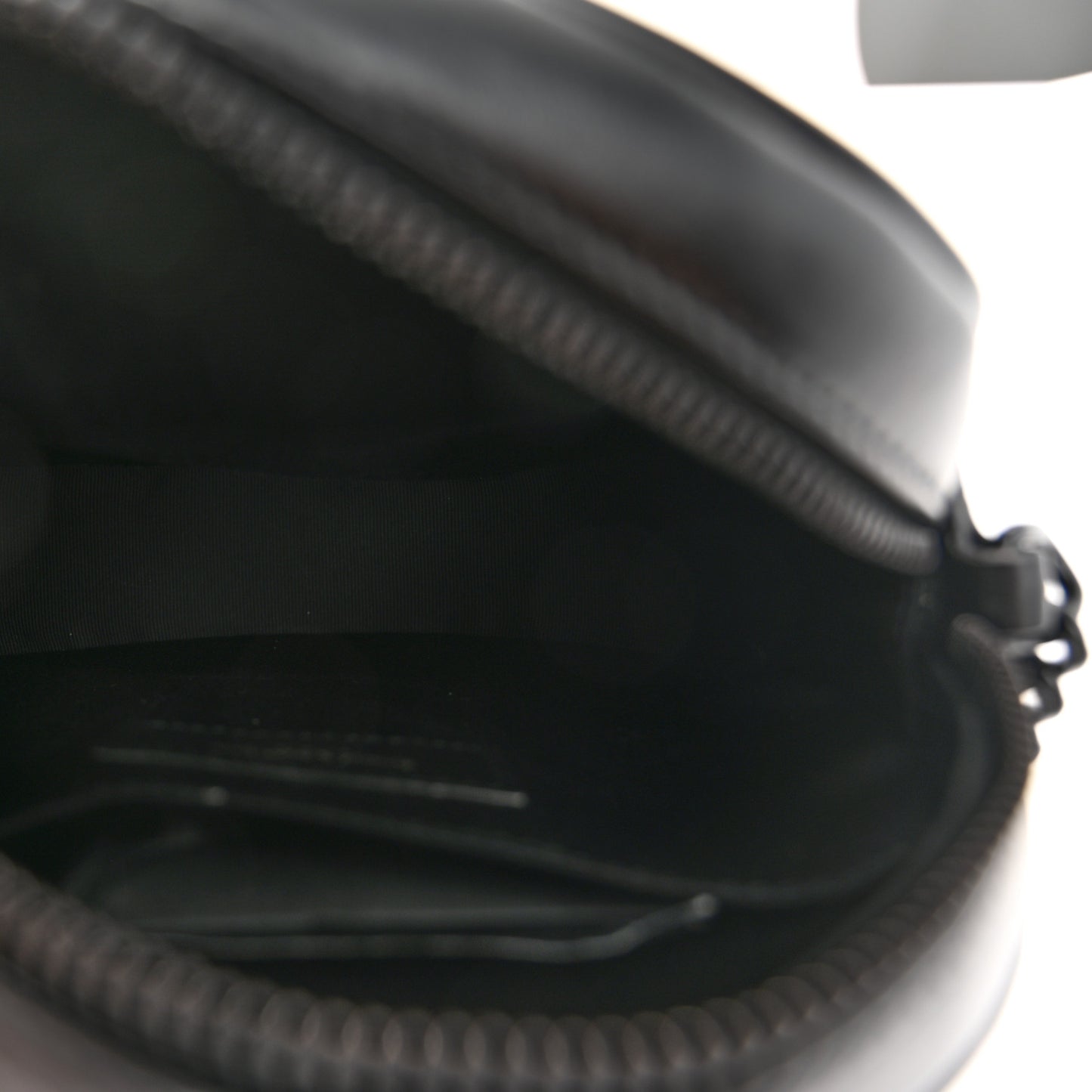 Calfskin Matelasse Chevron Round Vinyle Camera Bag Black