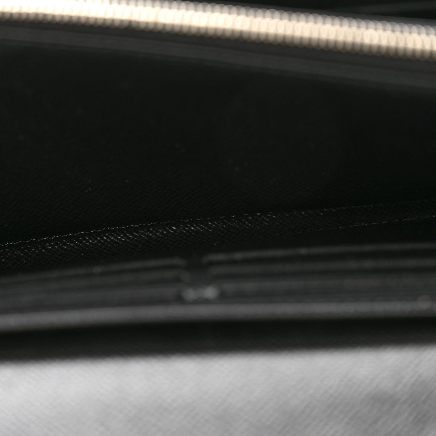 Epi Twist Wallet Black