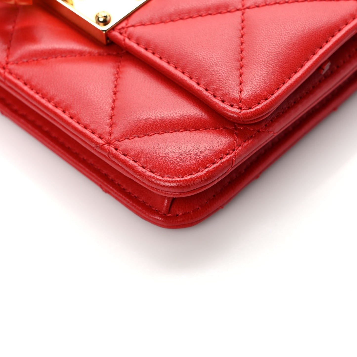 Lambskin Quilted Golden Class Wallet on Chain WOC Red