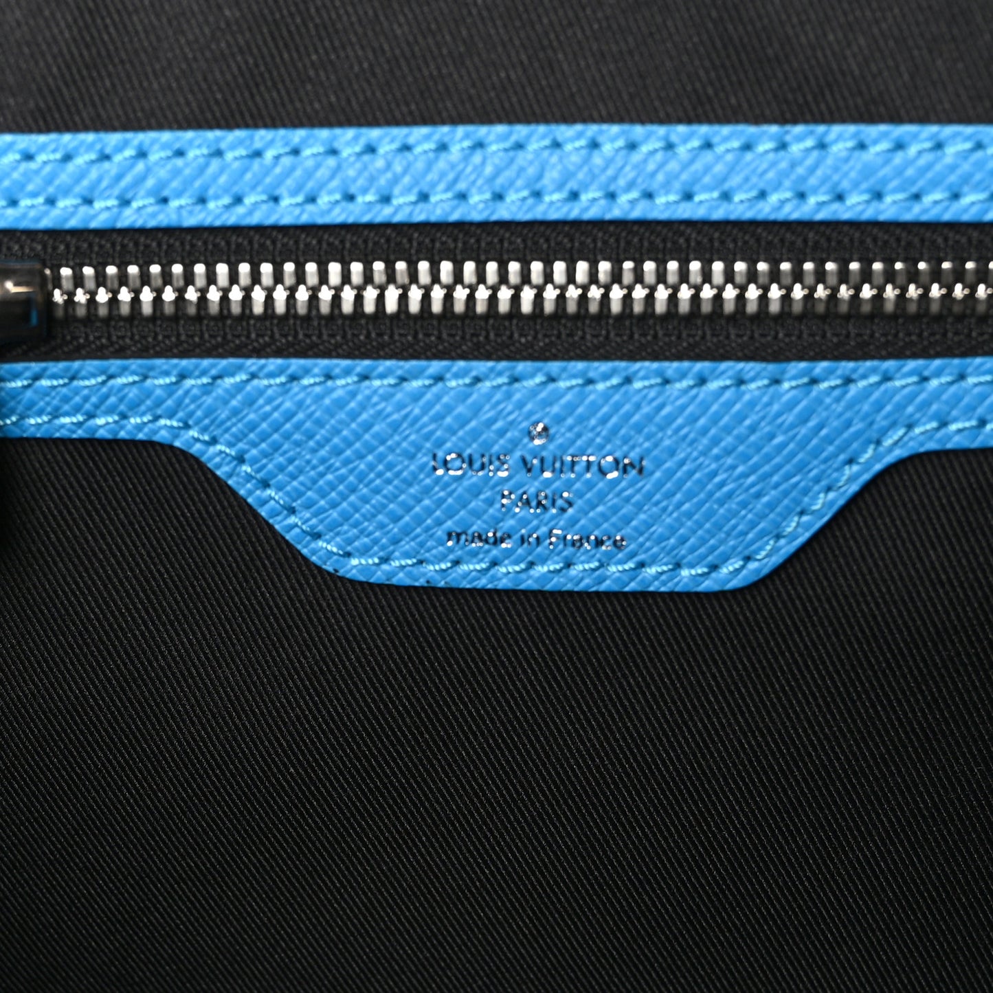 LOUIS VUITTON Taigarama Keepall Bandouliere 50 Blue Lagoon