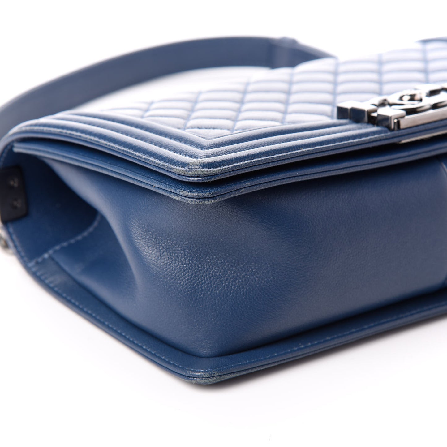 Caviar Quilted Medium Boy Flap Dark Blue