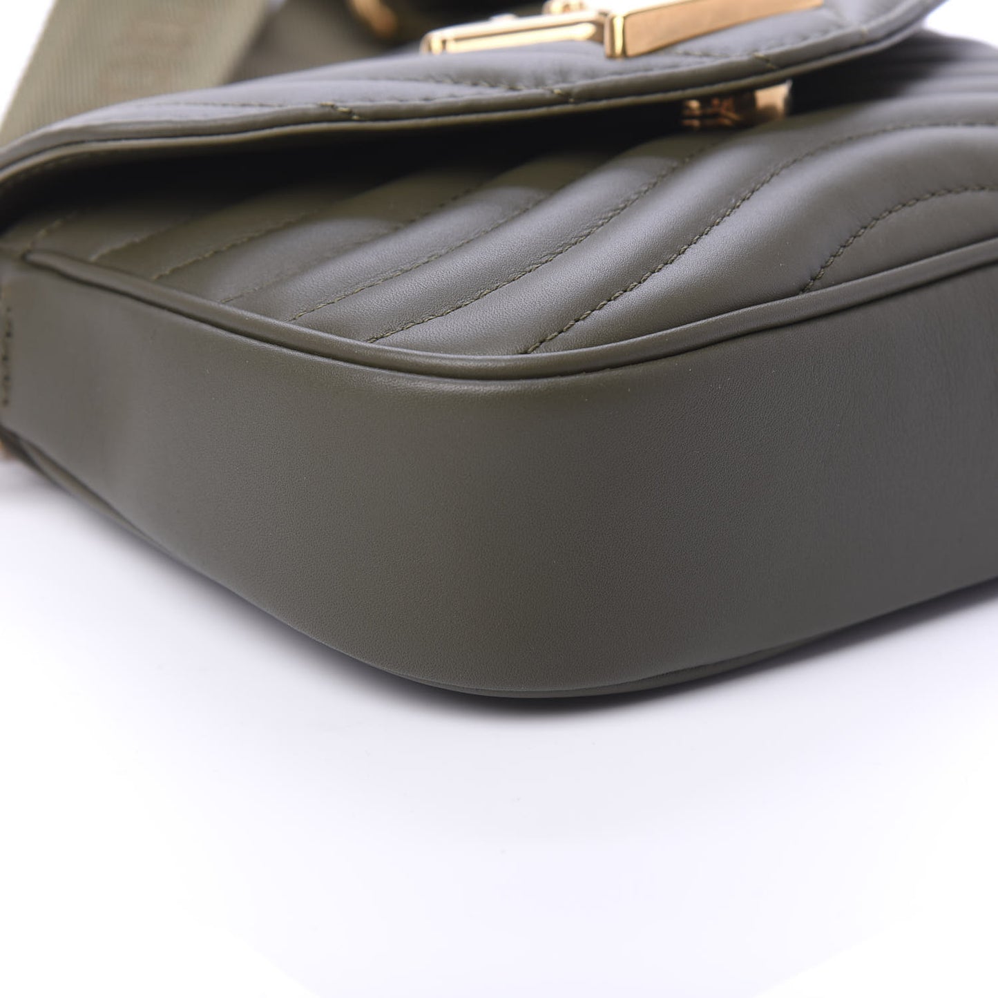 Calfskin New Wave Multi Pochette Kaki
