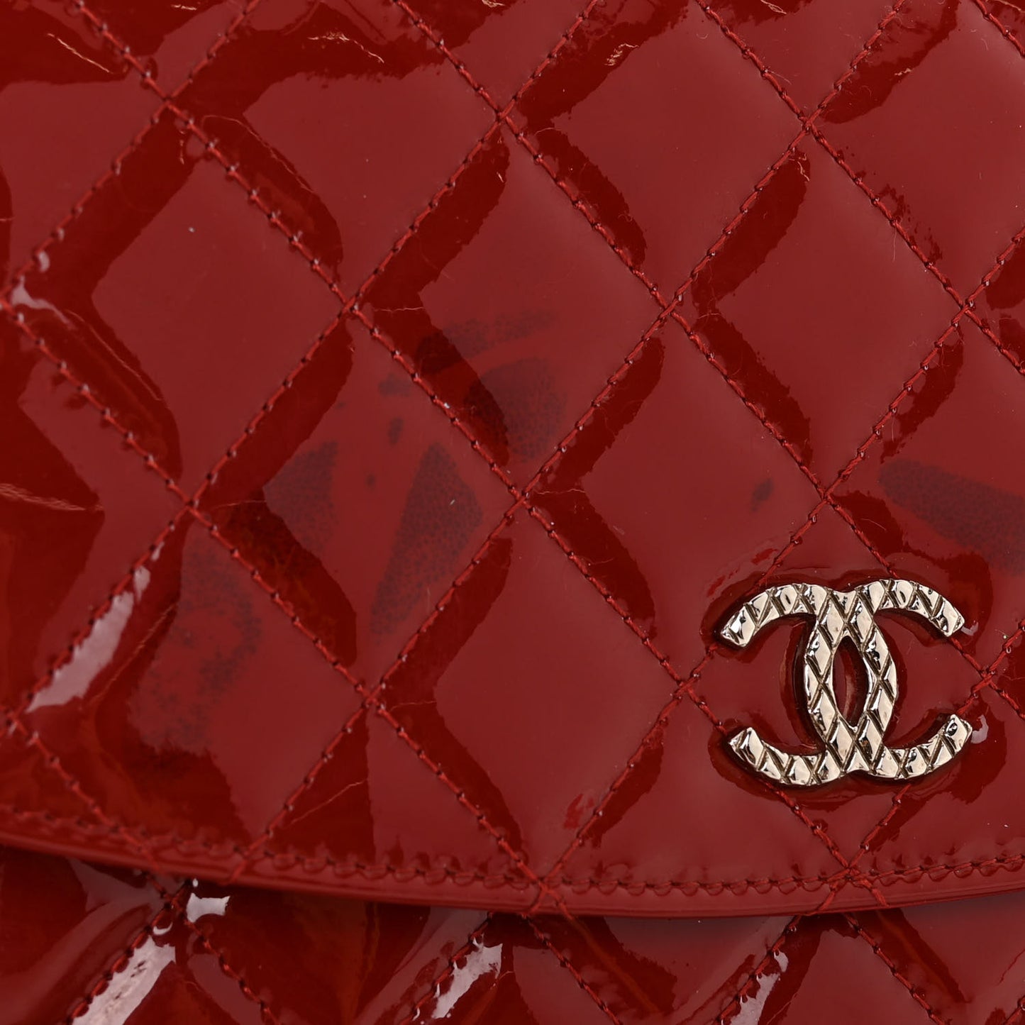 Patent Quilted Brilliant Wallet On Chain WOC Red