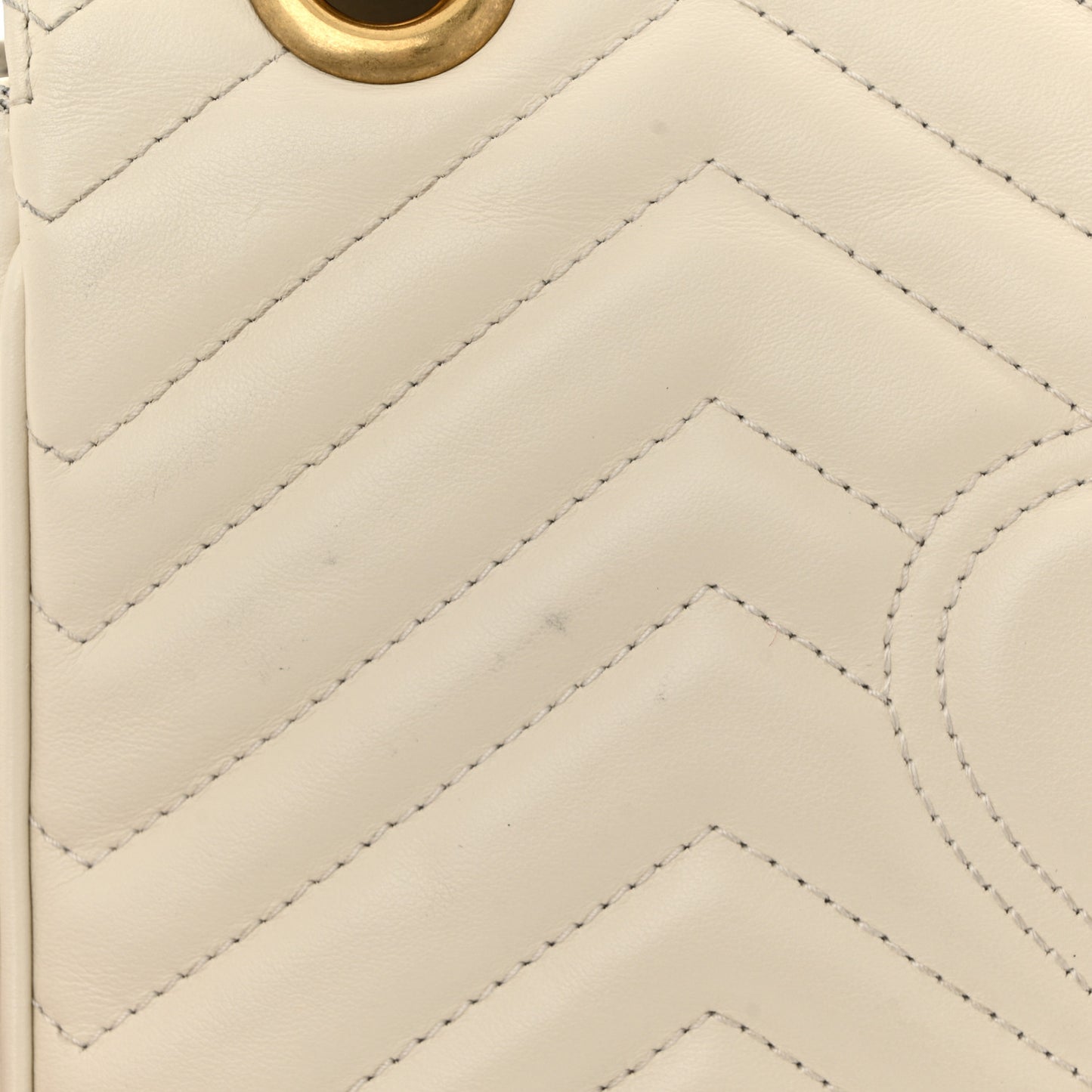 Calfskin Matelasse Small GG Marmont Shoulder Bag White