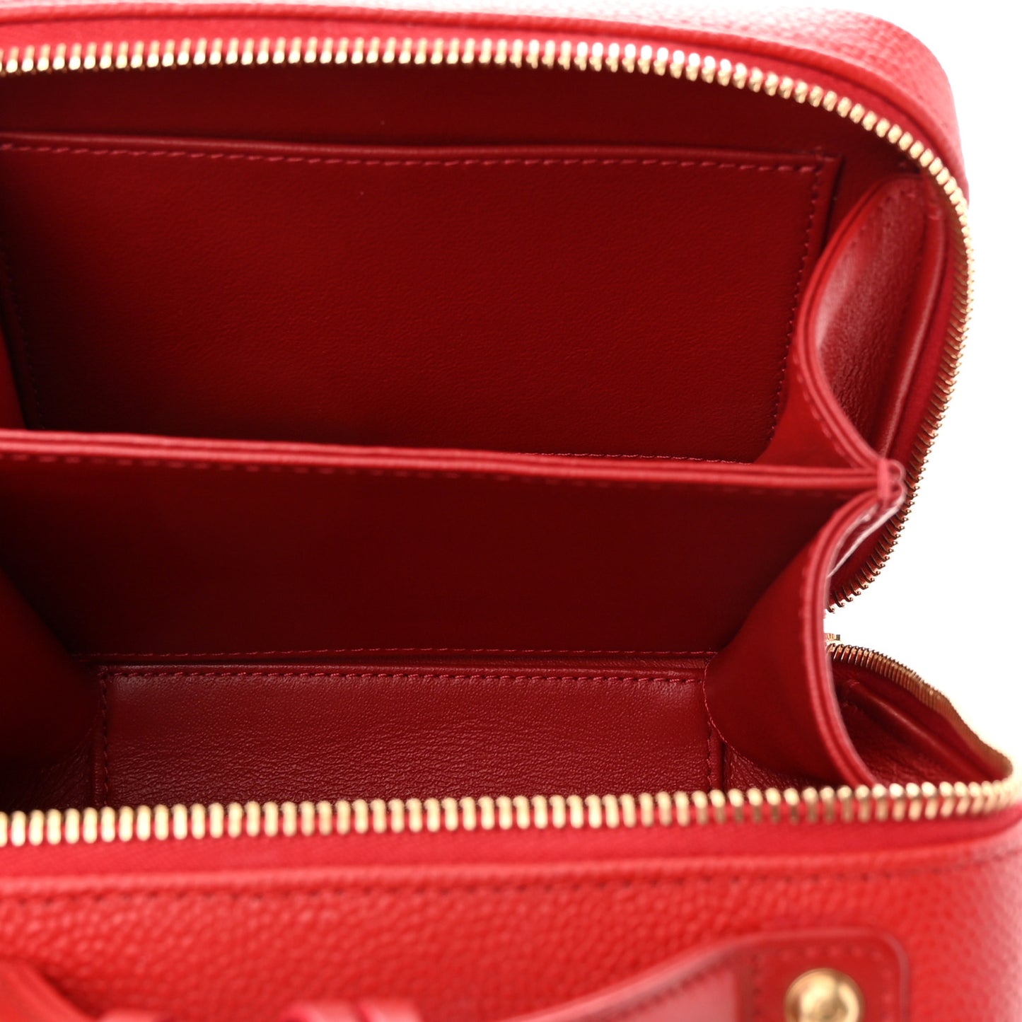 Caviar Quilted Small CC Filigree Vanity Case Red