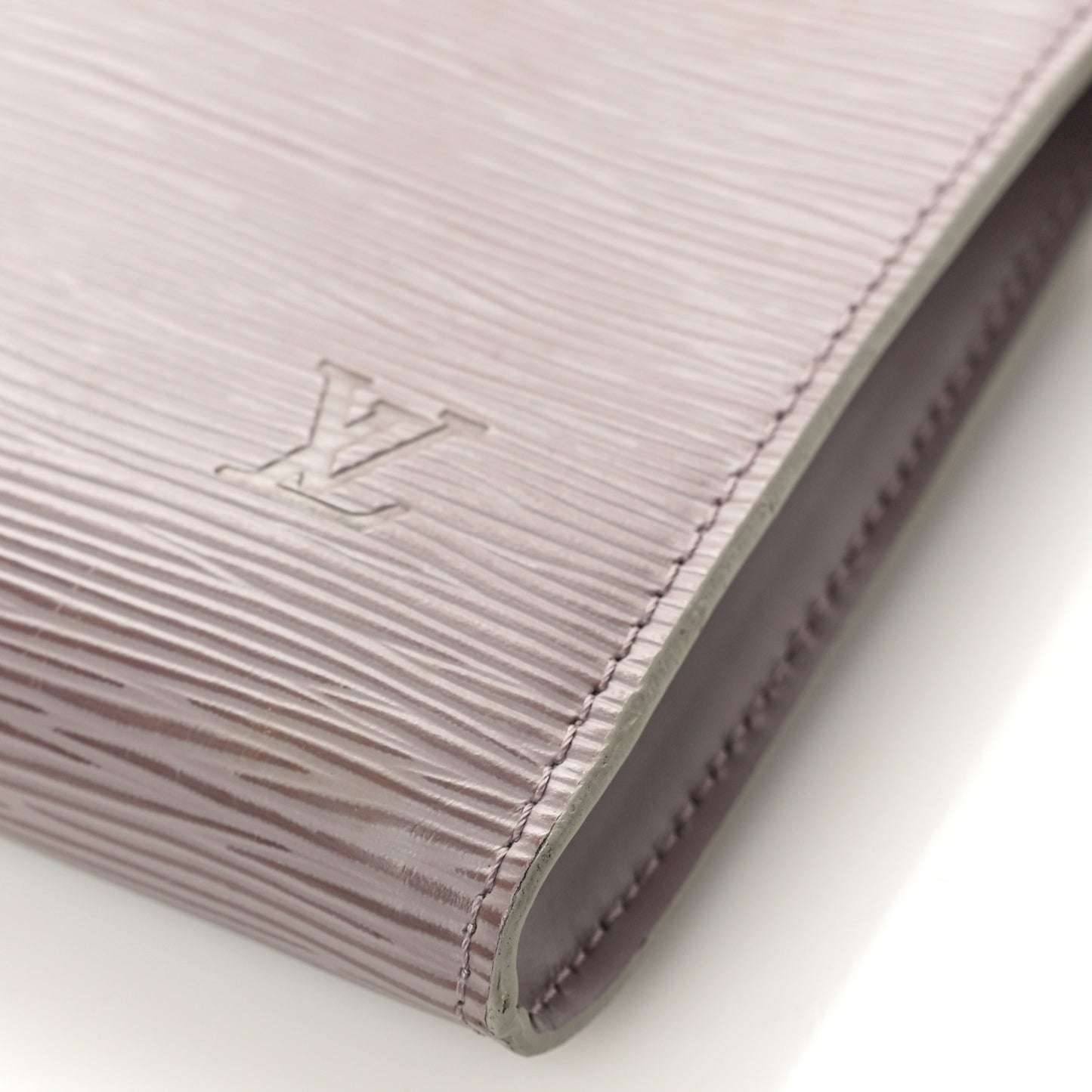 Epi Pochette Accessories 24 Lilac