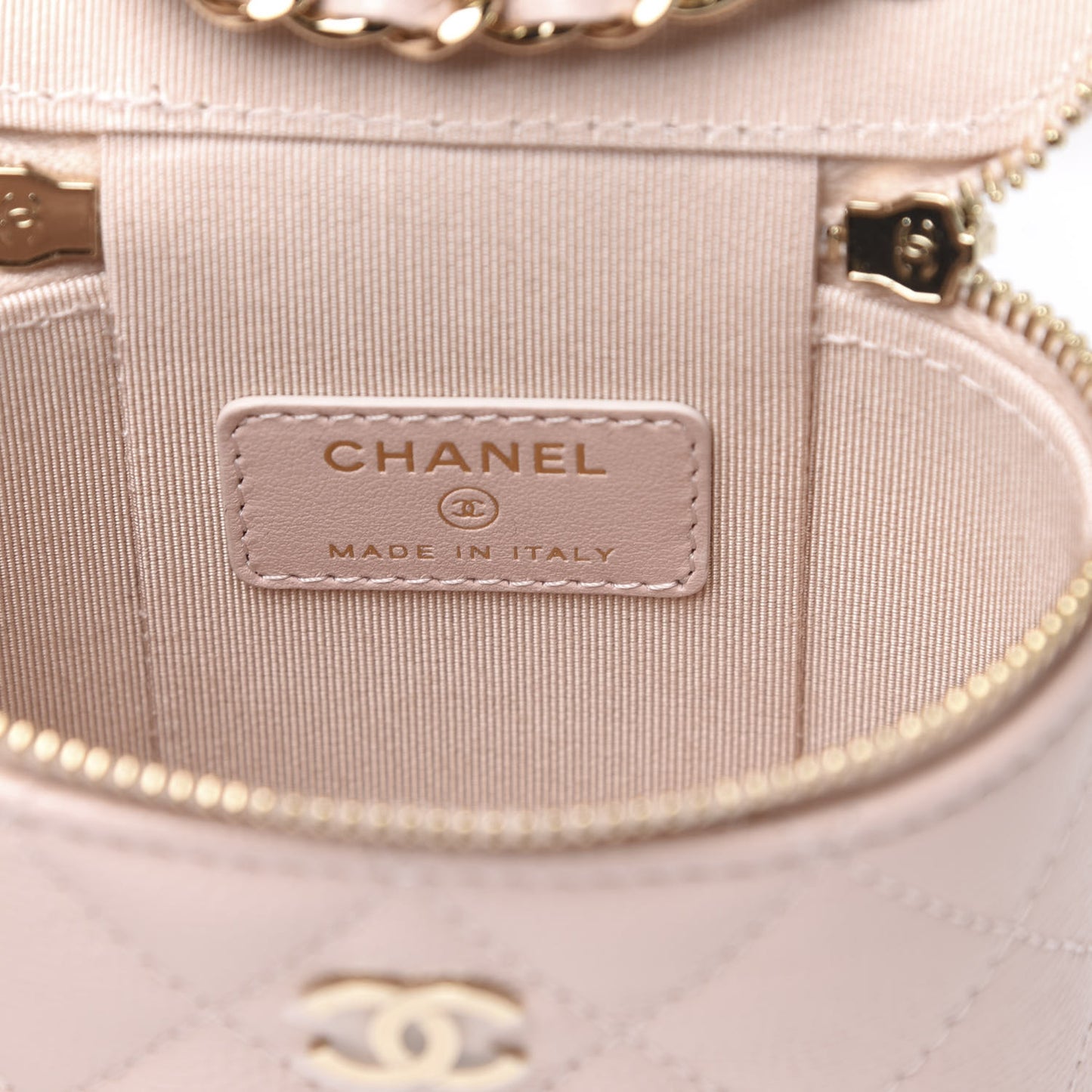 Caviar Quilted Small Vertical Coco Beauty Vanity Case With Chain Light Pink