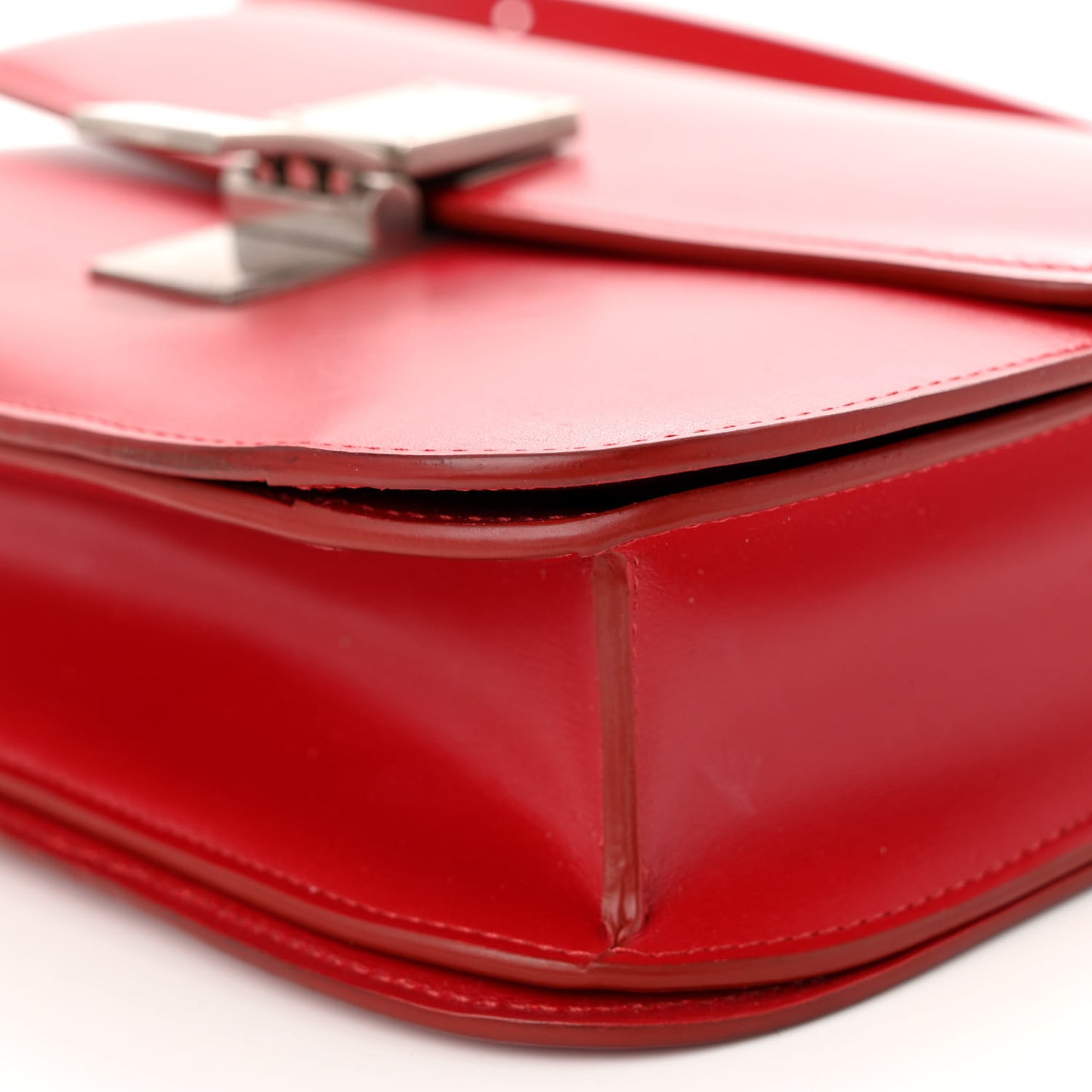 Box Calfskin Medium Classic Box Flap Bag Red