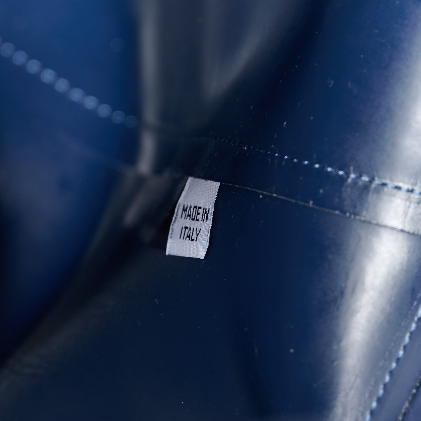 Vegetable Tanned Calfskin Bucket Bag Navy