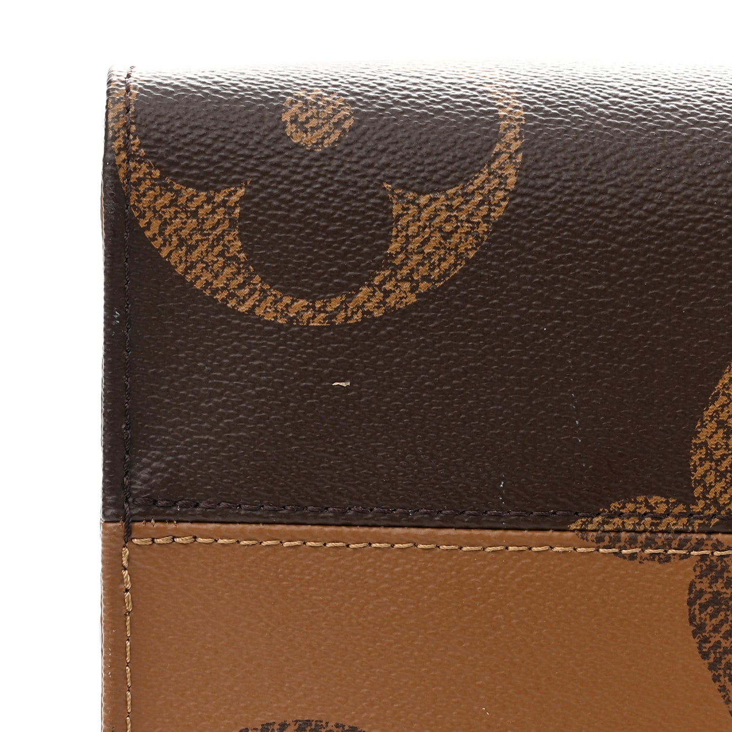 Reverse Monogram Giant Onthego MM