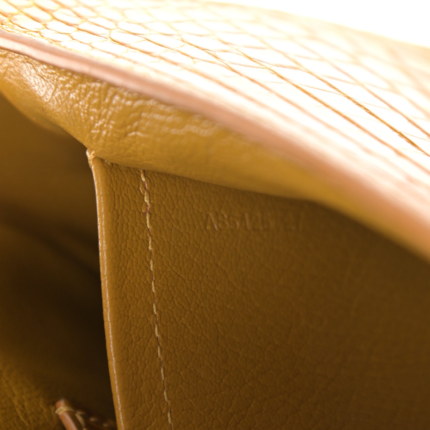 Crocodile Twist Shoulder Bag MM Jaune D'or