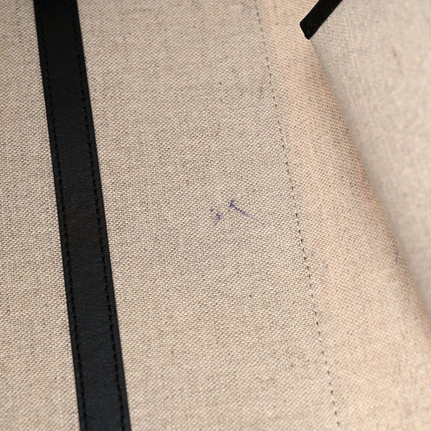 Canvas Glitch Logo Medium Aren Shopper Tote Black White