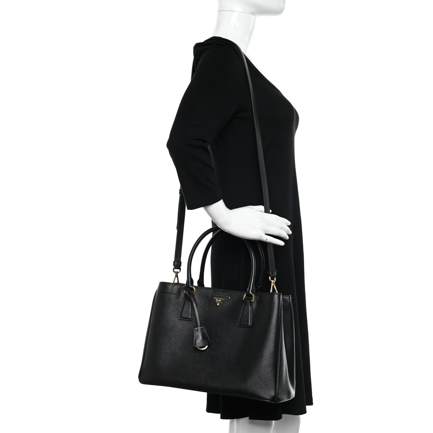 Saffiano Medium Galleria Double Zip Tote Black