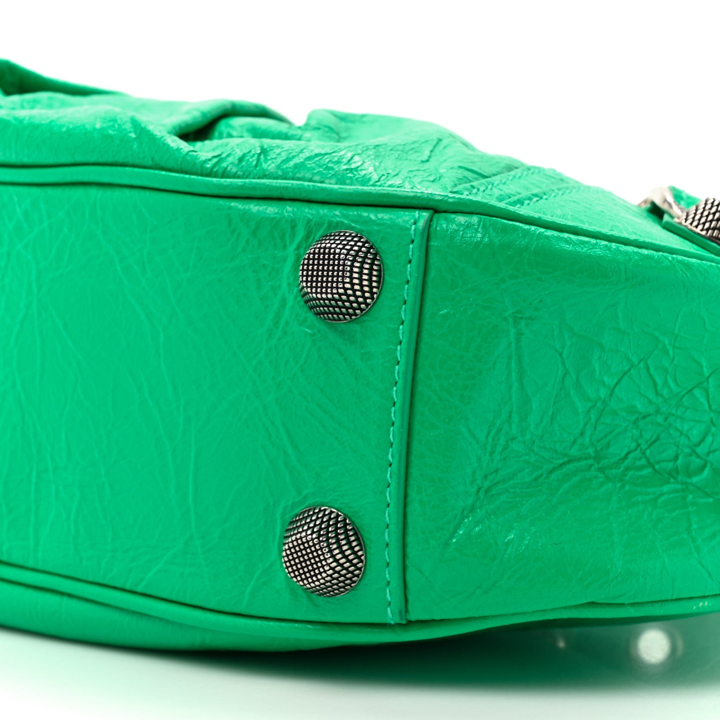 Agneau Arena Small Le Cagole Shoulder Bag Vivid Green