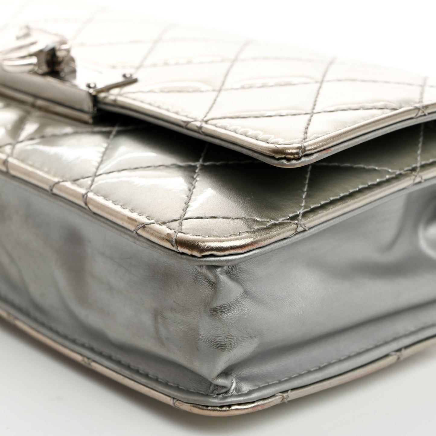 Patent Quilted Golden Class Wallet on Chain WOC Silver