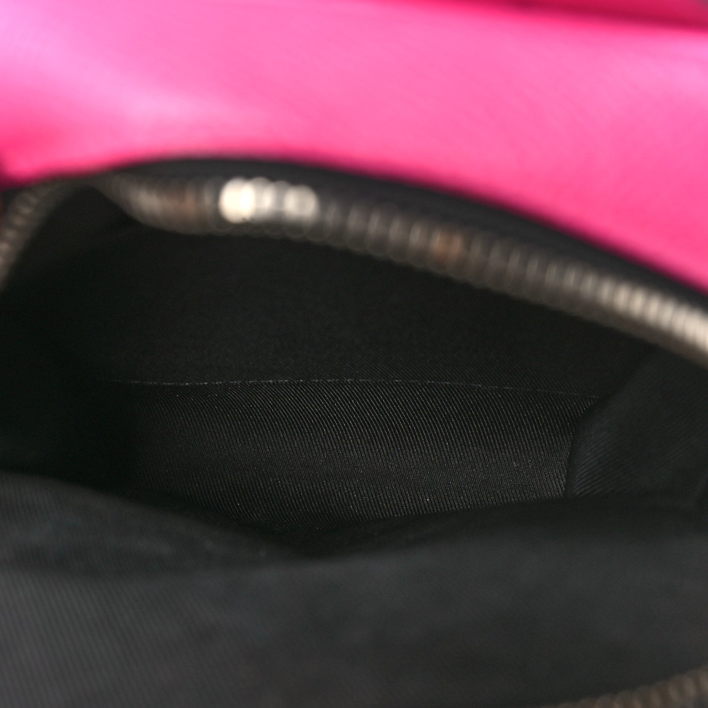 Taigarama Outdoor Slingbag Fuchsia