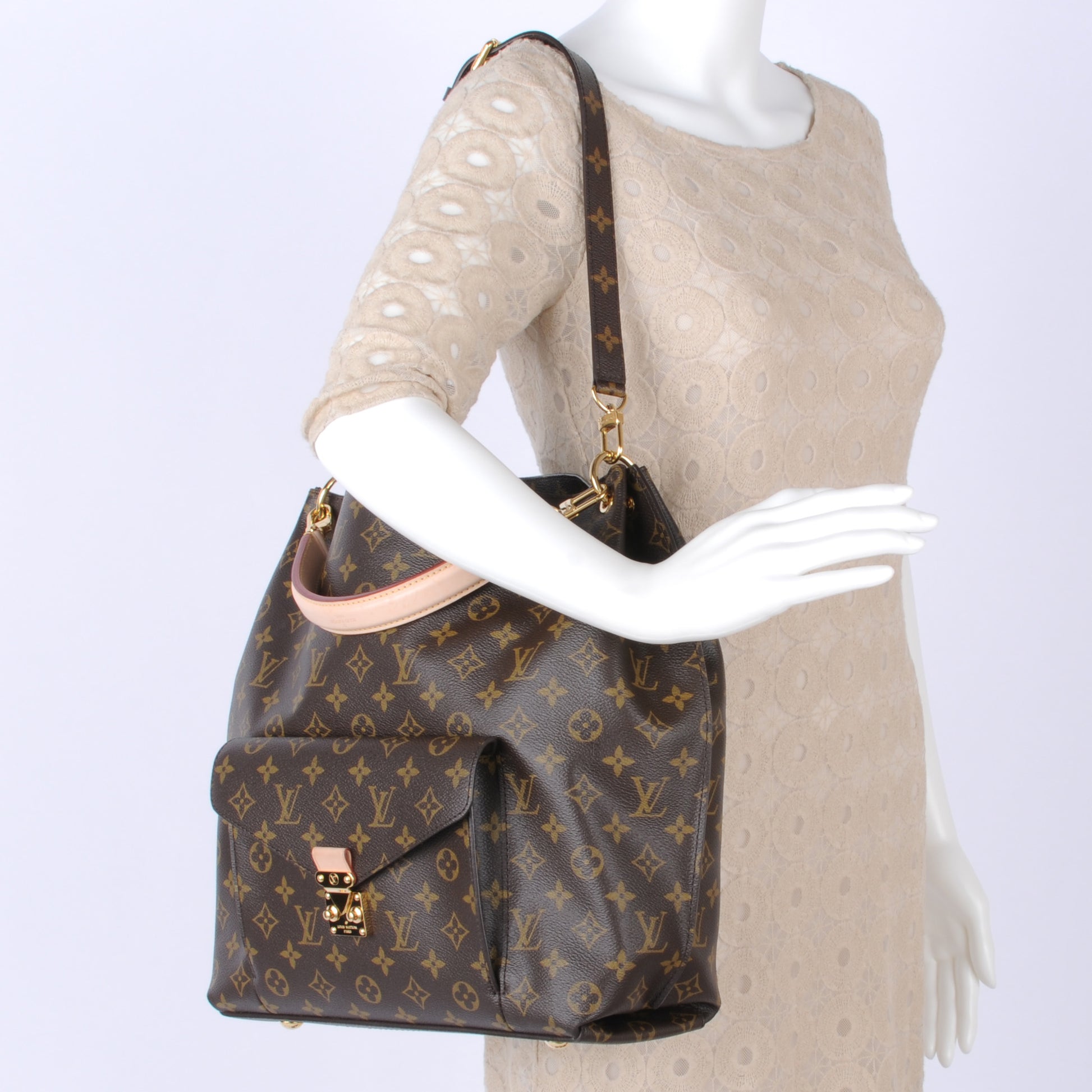 Louis Vuitton Monogram Metis 2 of 8